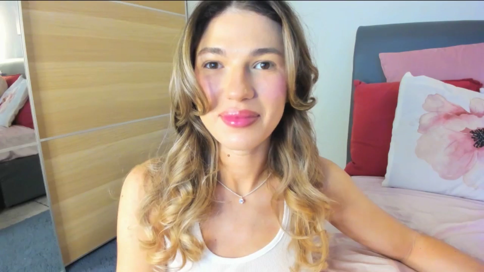 Dariadely video thumbnail