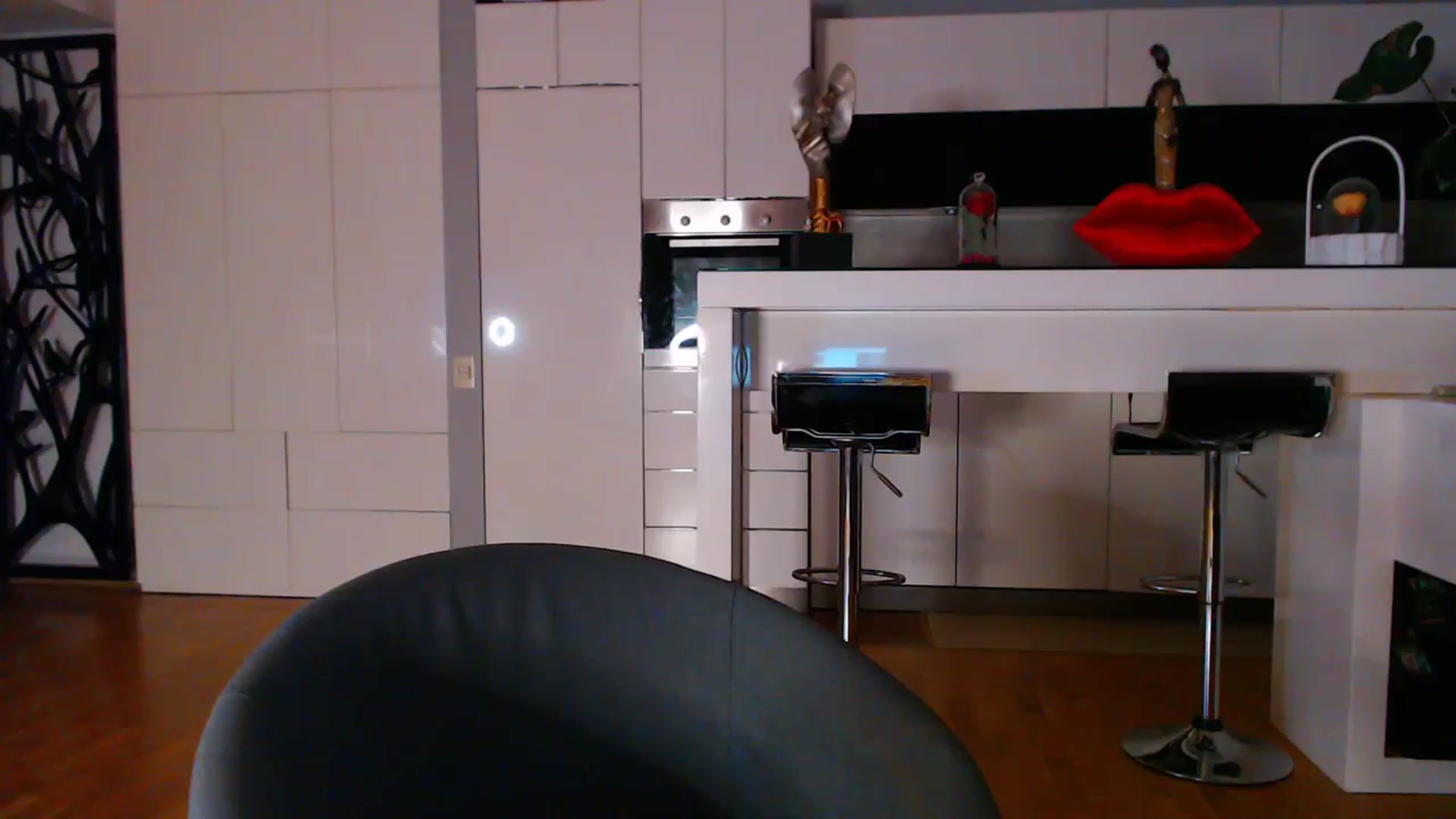 D_y_y video thumbnail