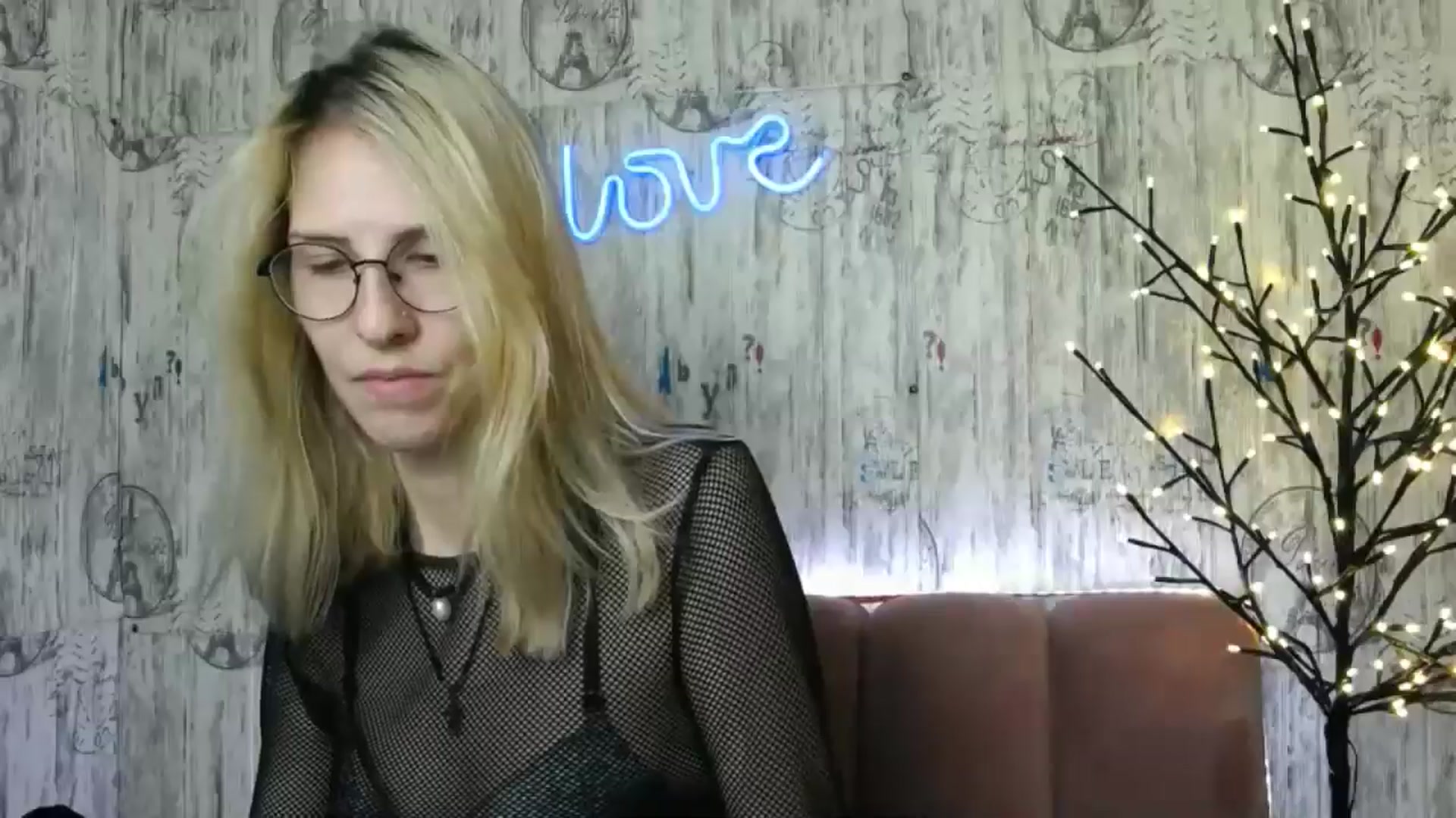 EmmaKriss video thumbnail