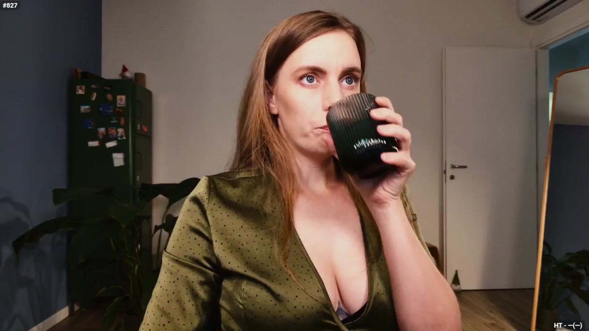 Personage video thumbnail