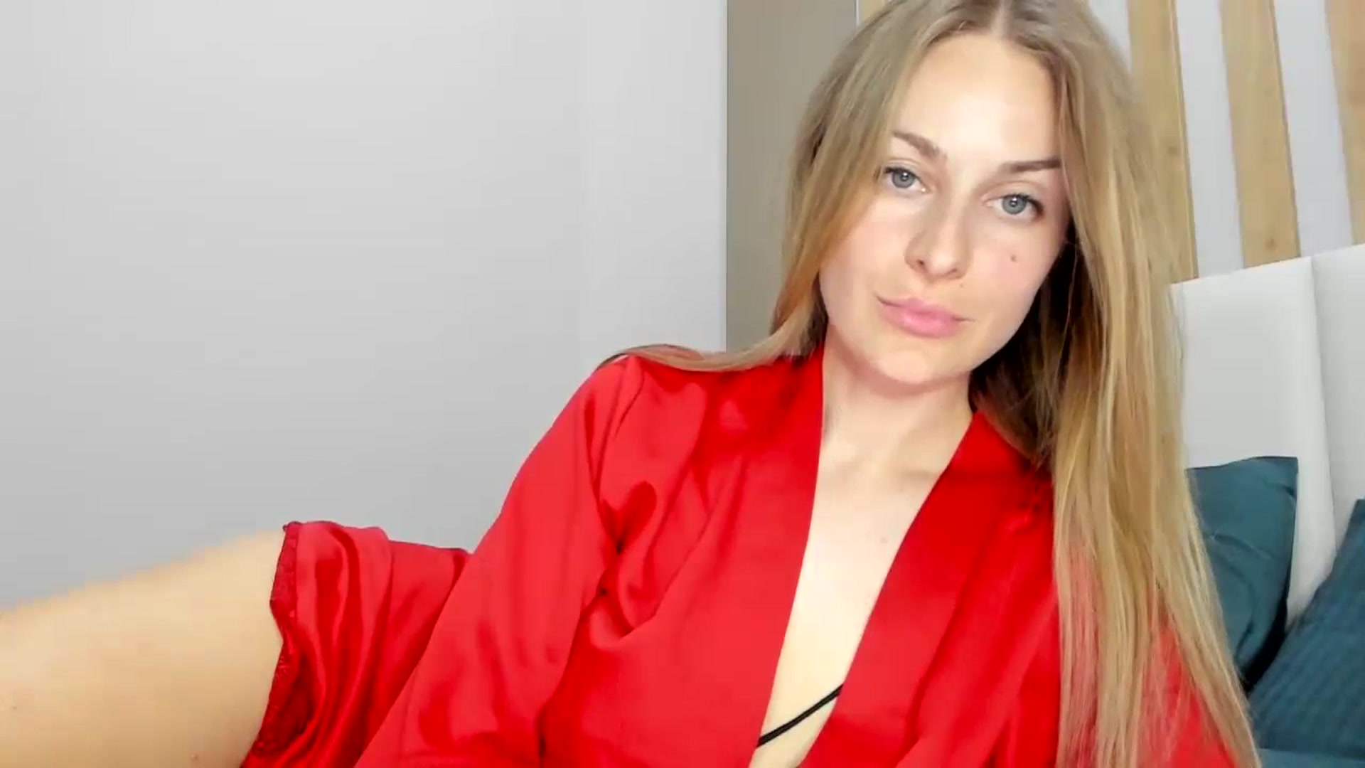 regular_girl video thumbnail