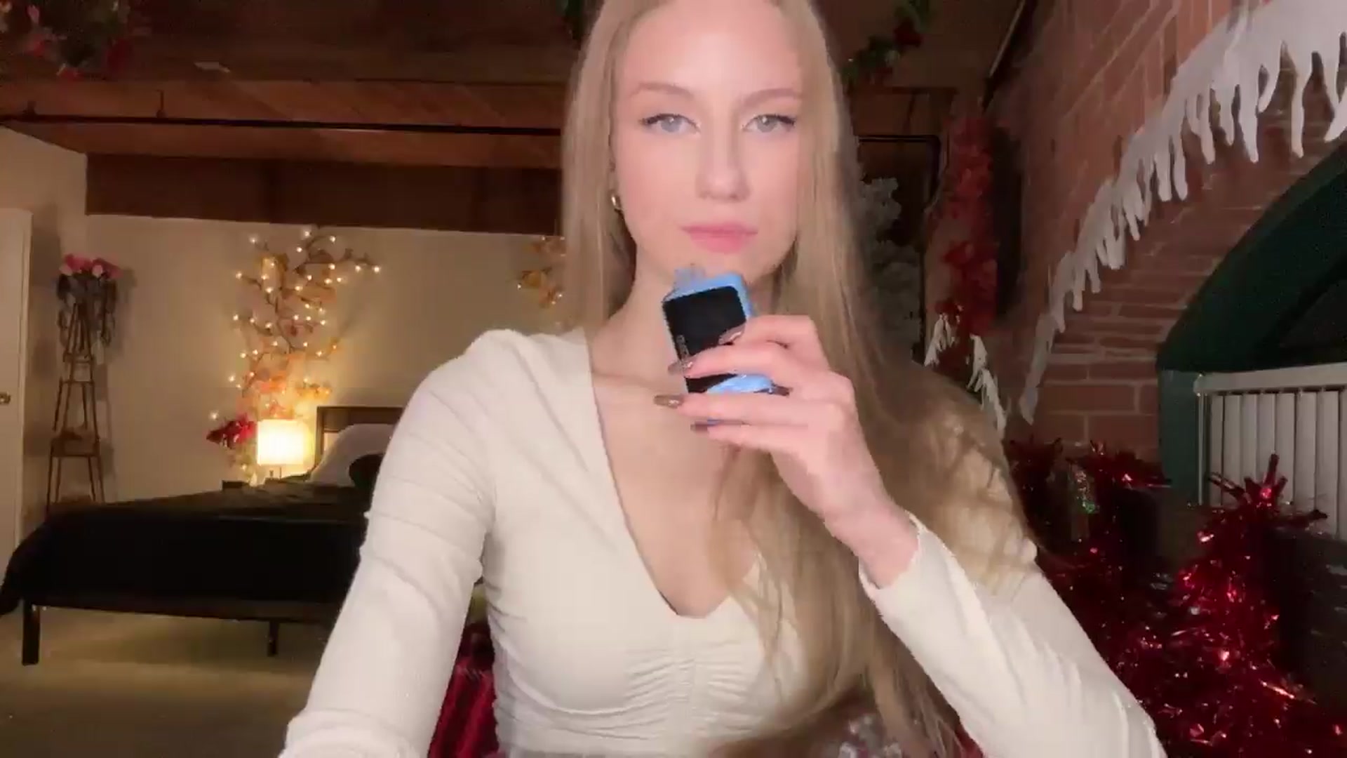 Luna_Moore1 video thumbnail