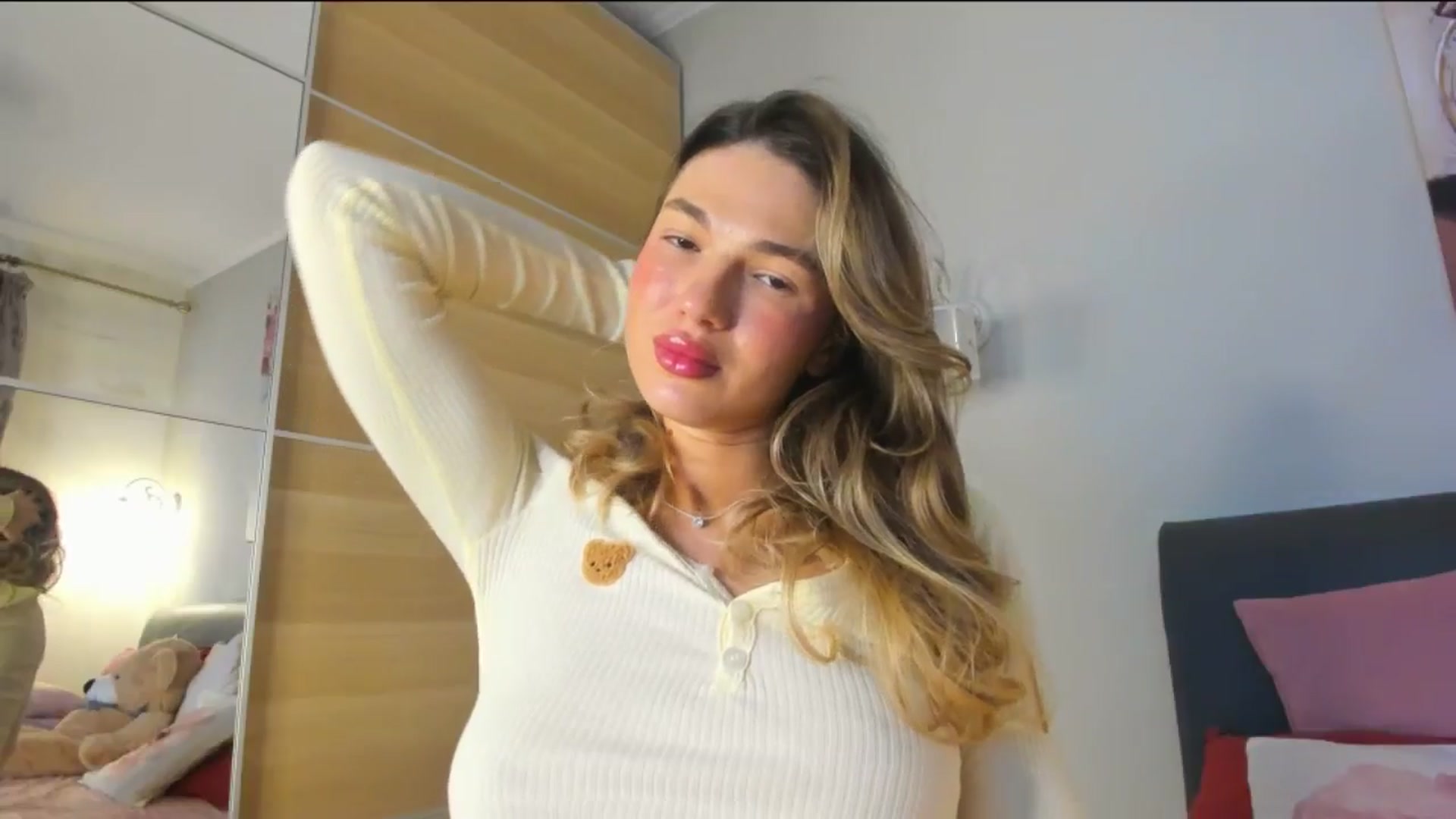 Dariadely video thumbnail