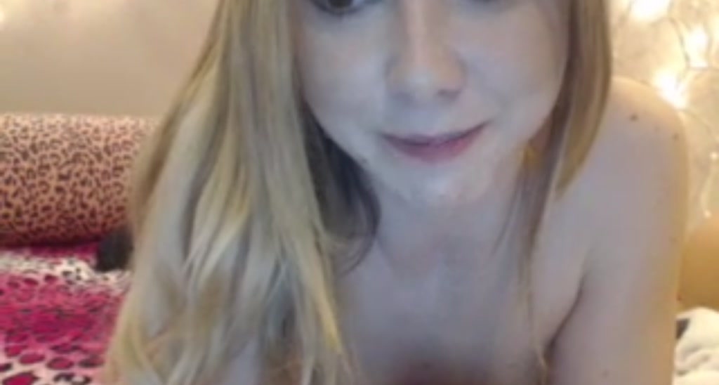 MiniMariah video thumbnail