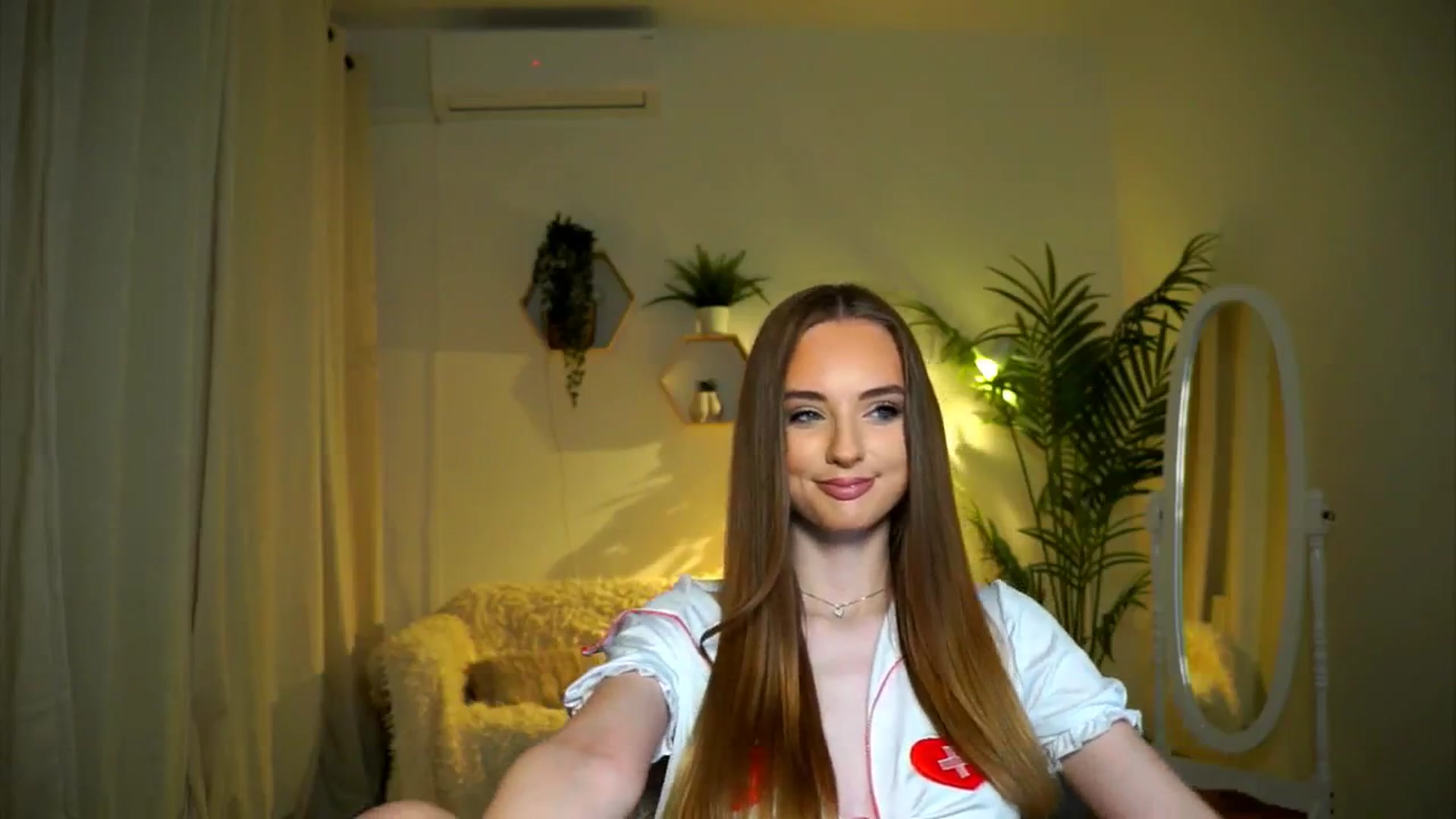 petitegonwild video thumbnail
