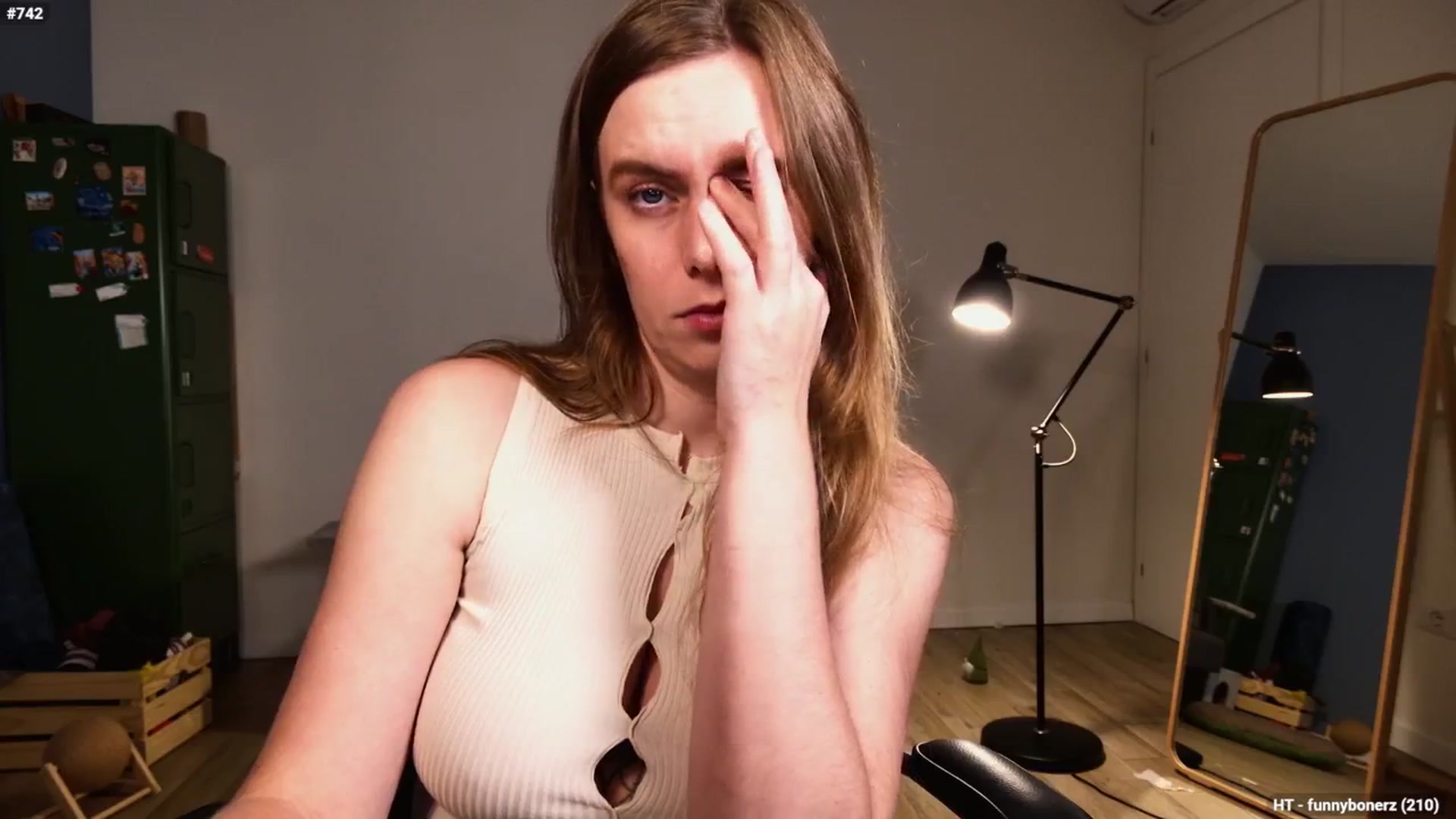 Personage video thumbnail