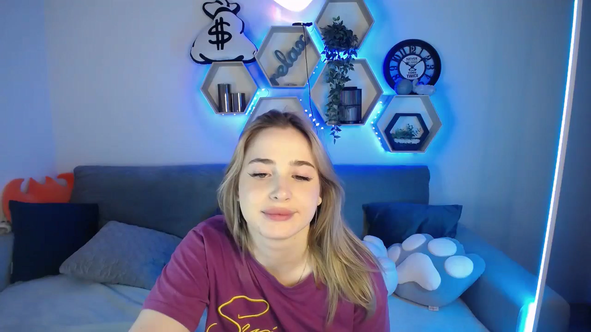 SabrinaViolet's live show on 12/24/2024 at MyFreeCams