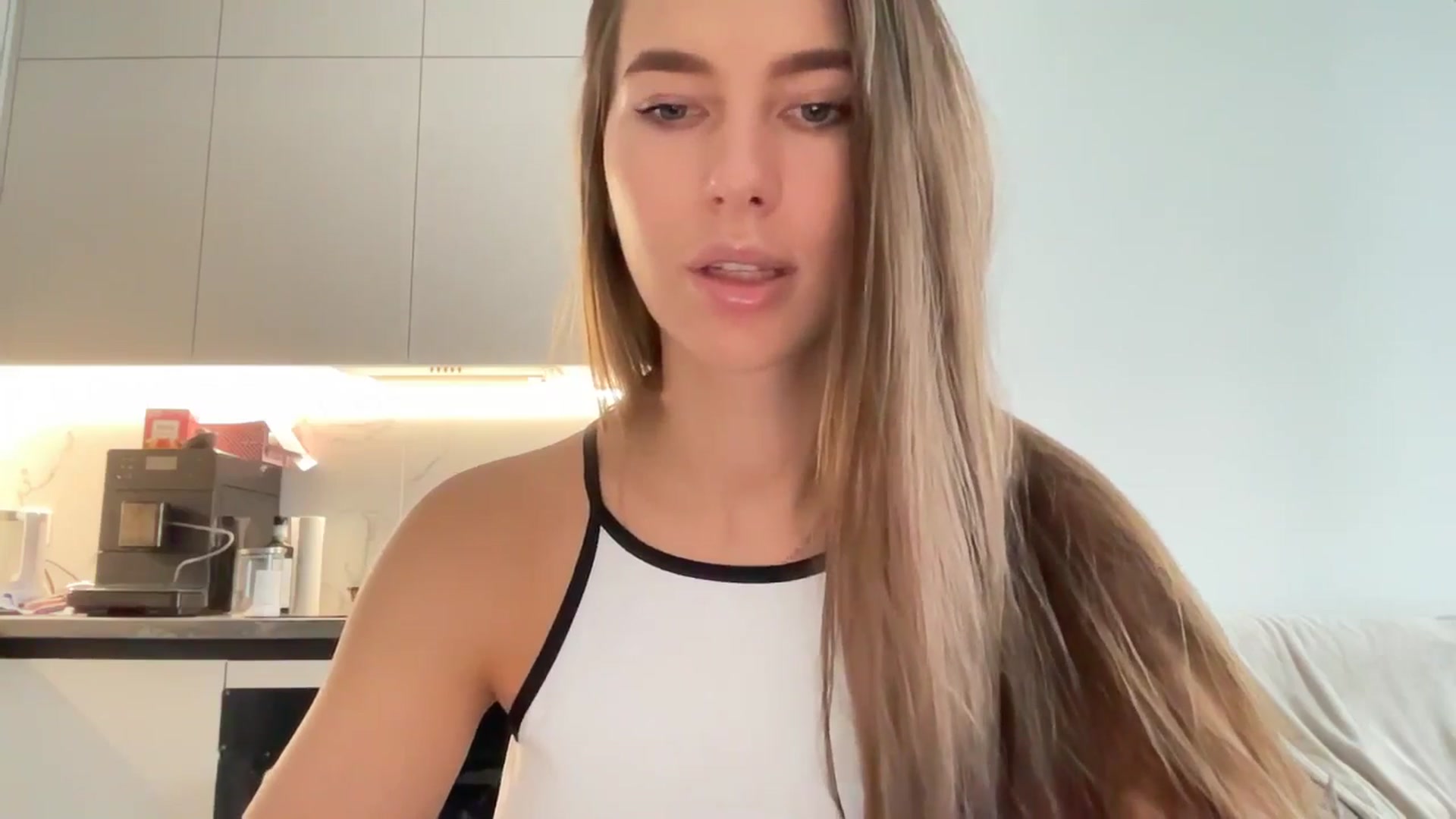 kissfreeze video thumbnail