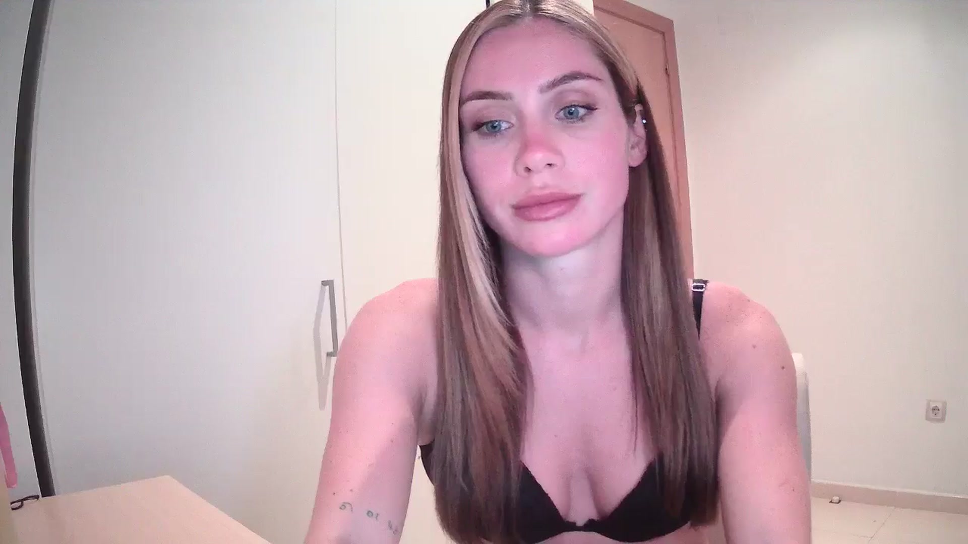 English_Lola video thumbnail
