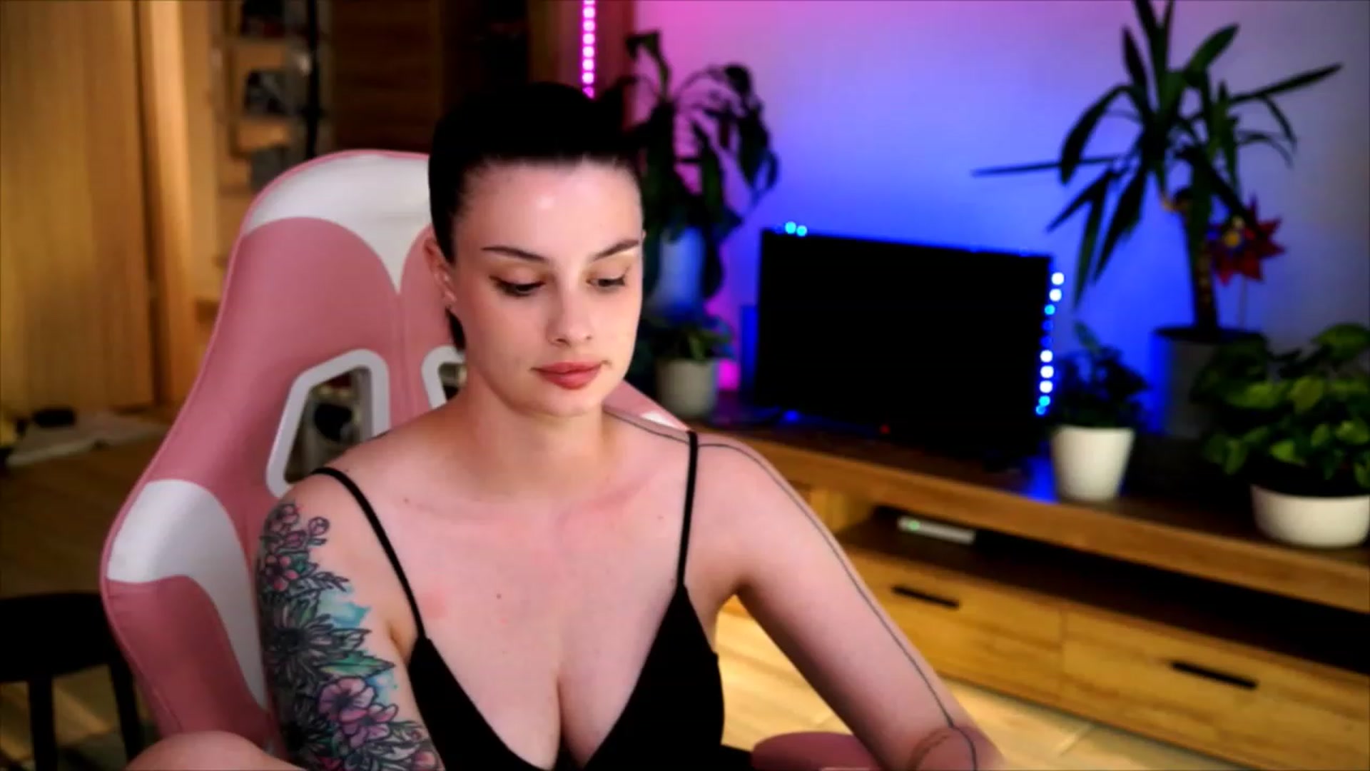 lucynutty video thumbnail