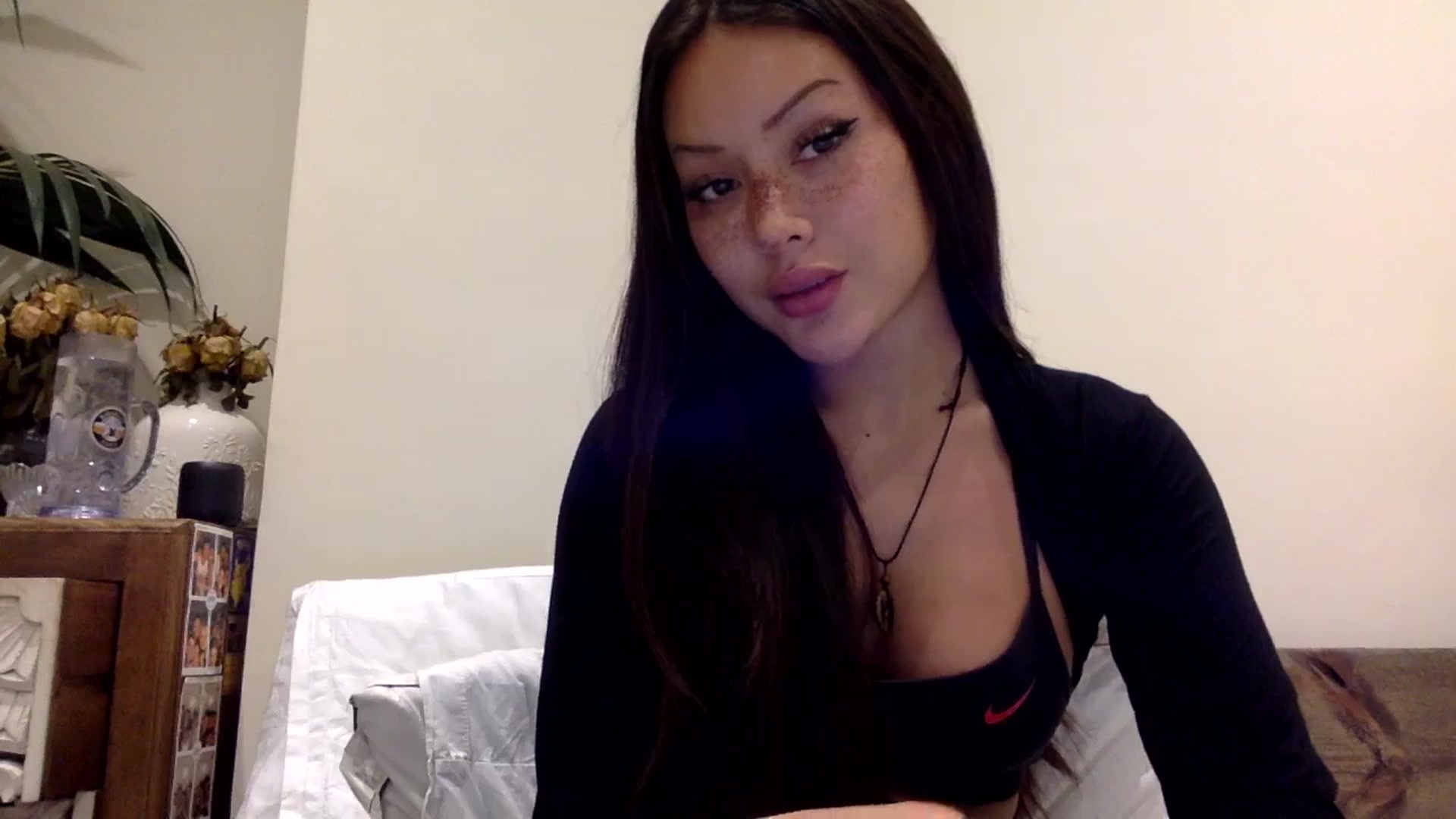 Miss_emiko video thumbnail