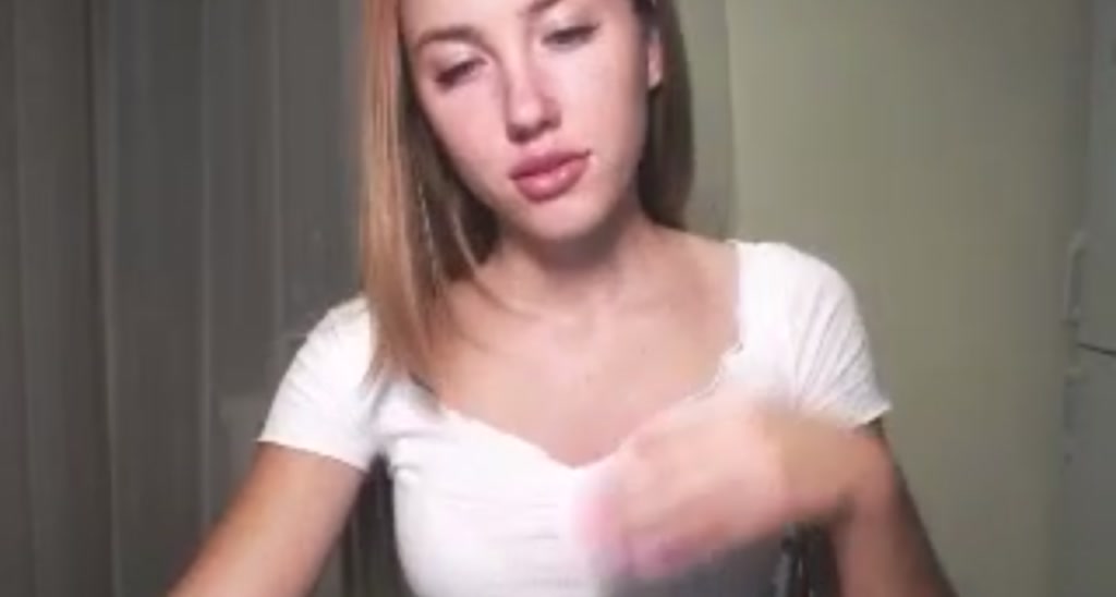 Ellie_18_ video thumbnail