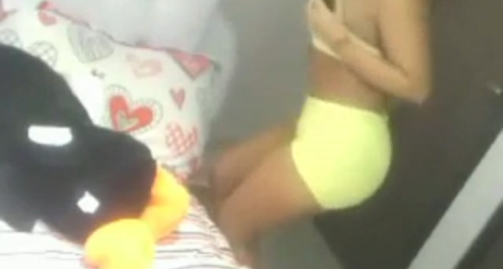 Yiselaoficial video thumbnail
