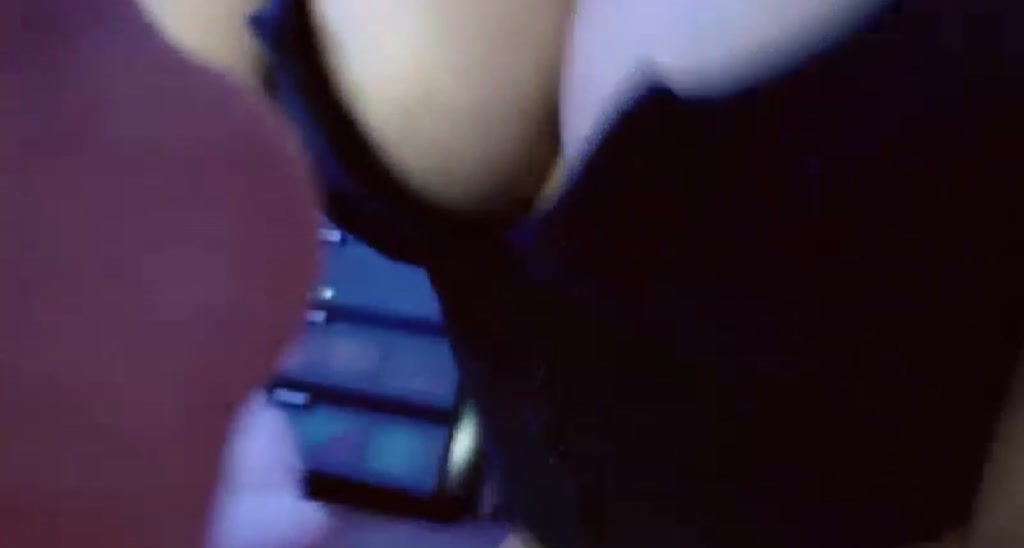 Downloads video thumbnail