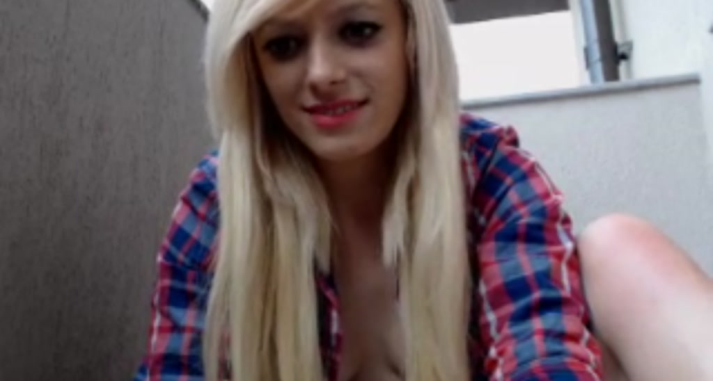 AwesomeBlonde video thumbnail