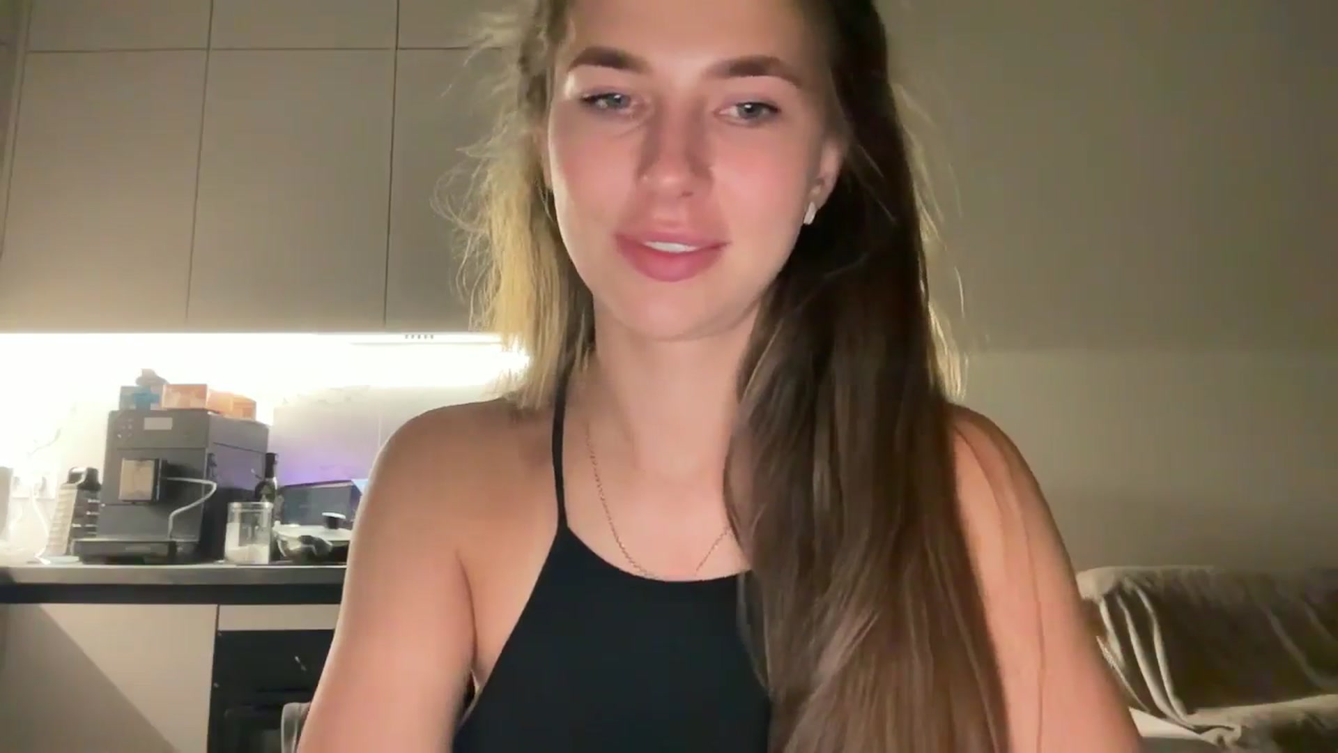 kissfreeze video thumbnail