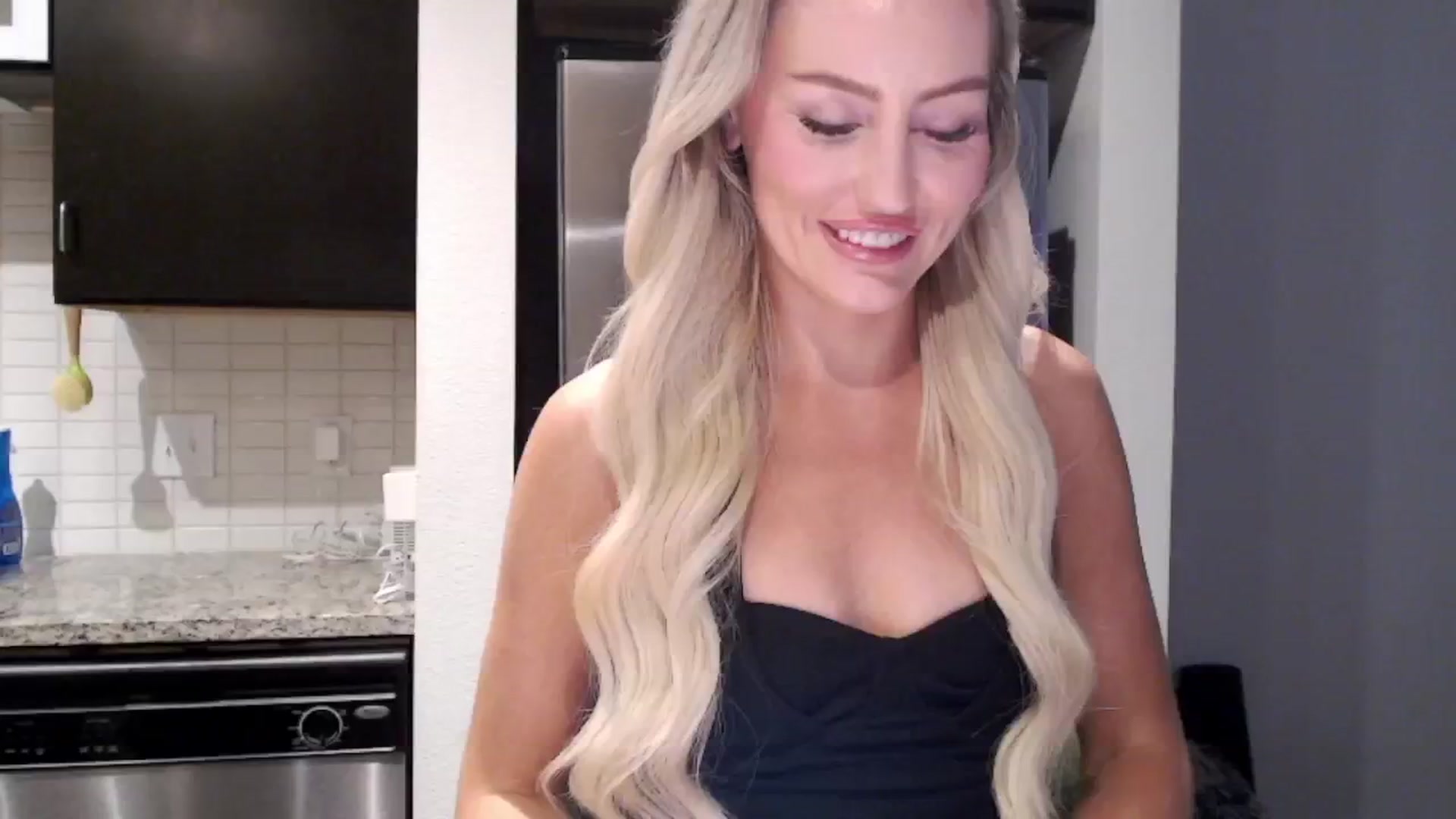 Officialelsa video thumbnail