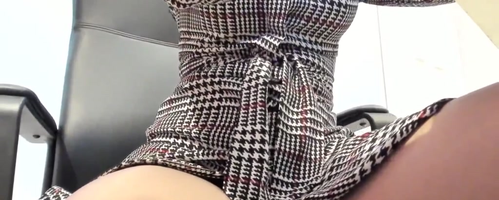ElleL_ video thumbnail