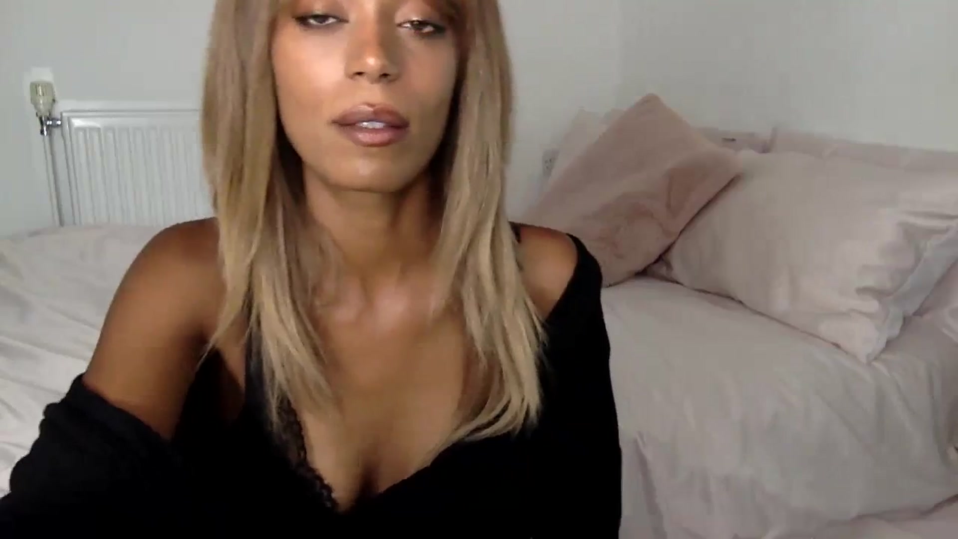 MissLuna22 video thumbnail
