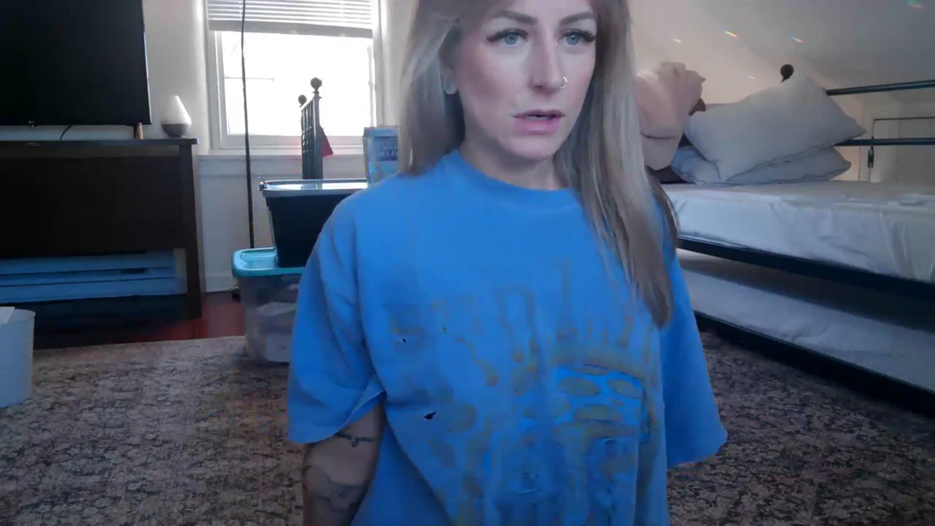 Lena_bee video thumbnail
