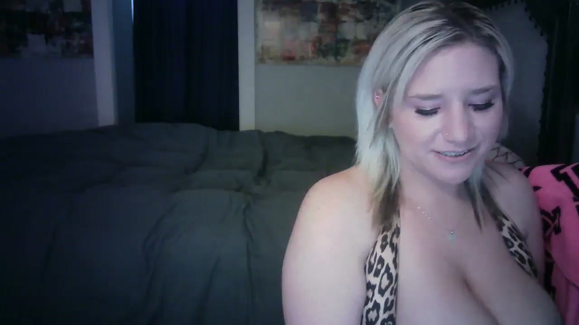 LusciousLindz video thumbnail