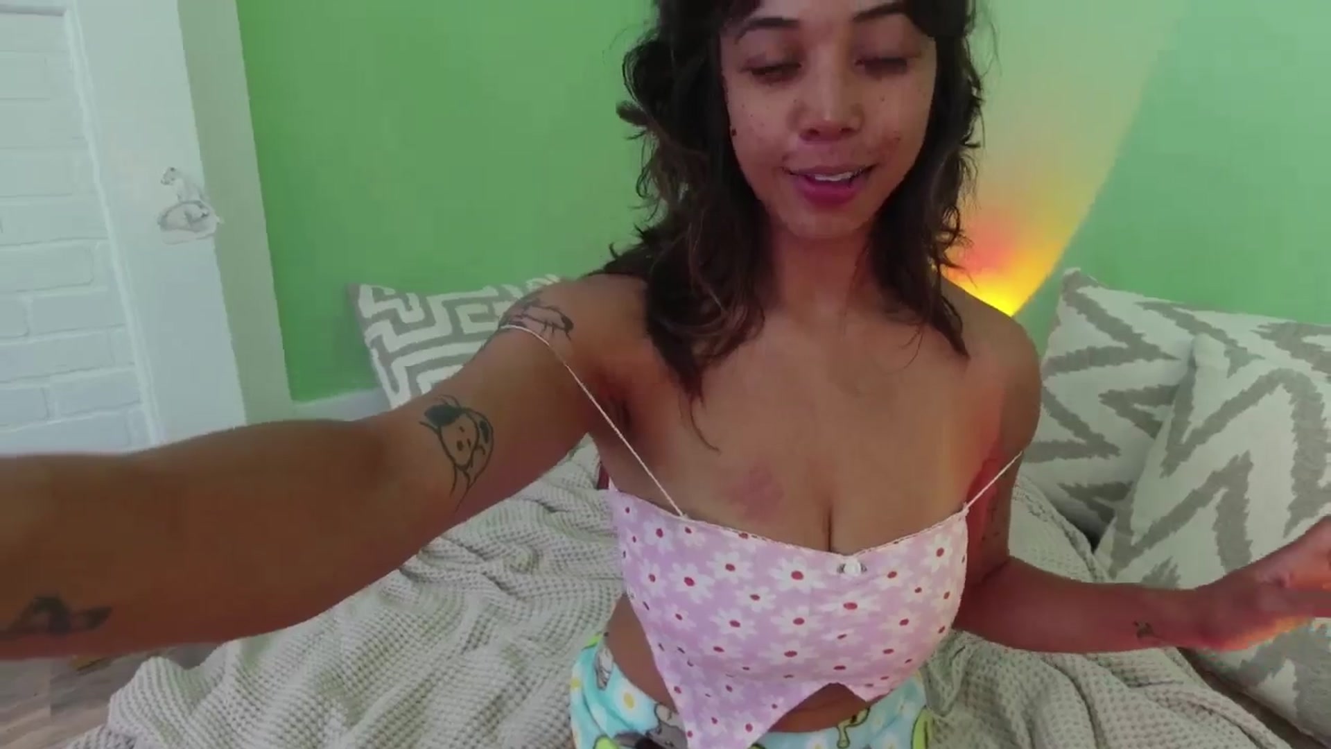 KissingHigh video thumbnail