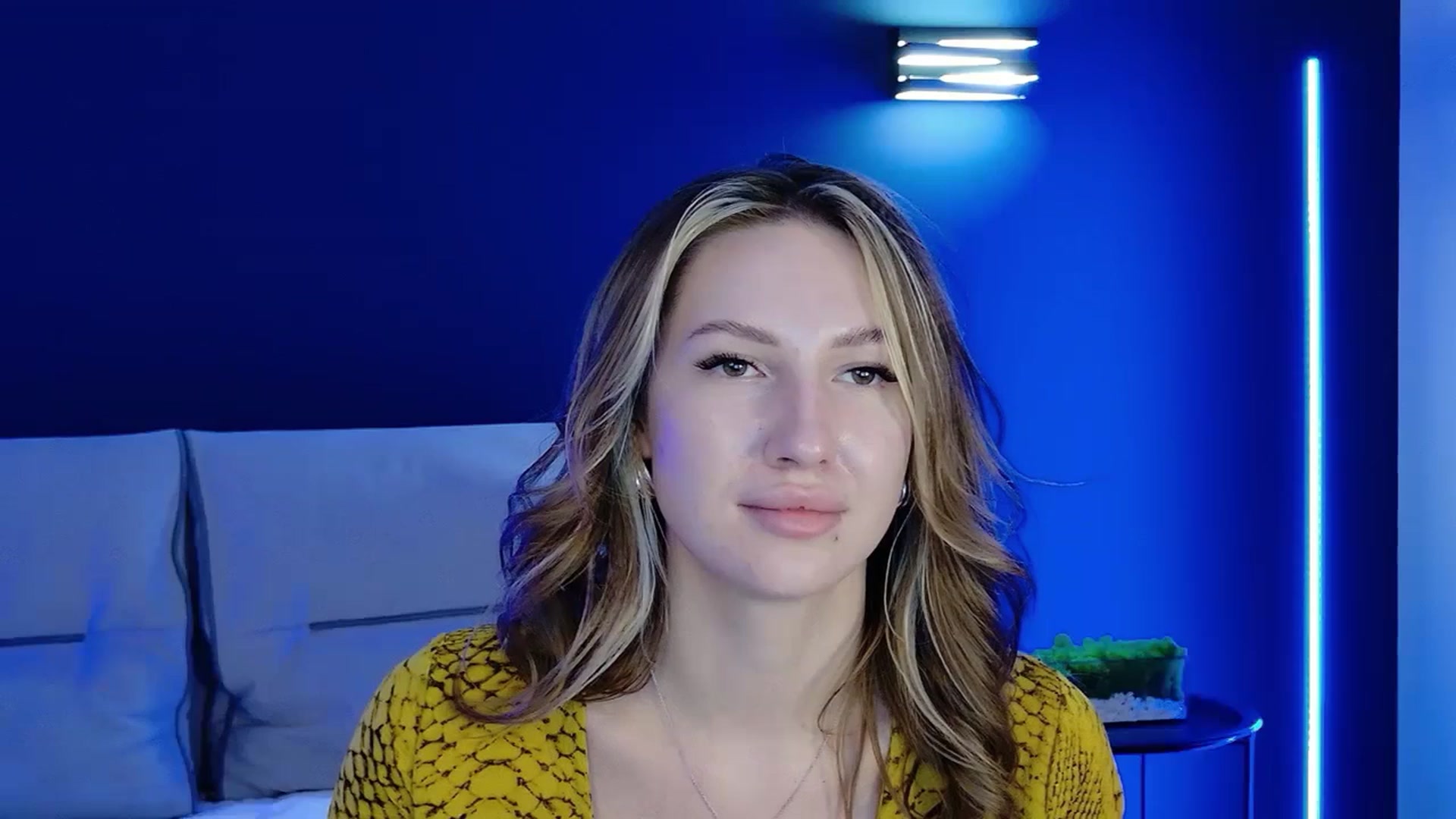 LovelyGin video thumbnail