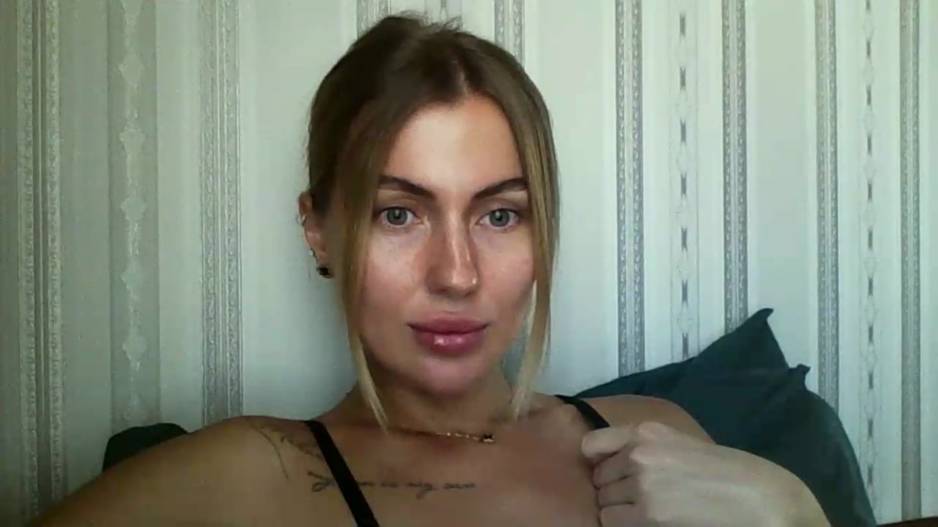 SofiaSimons video thumbnail