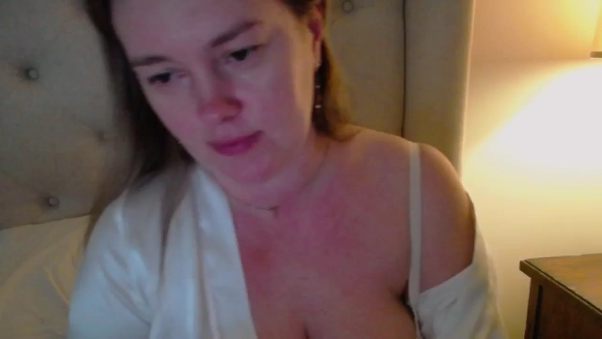 J0llye video thumbnail