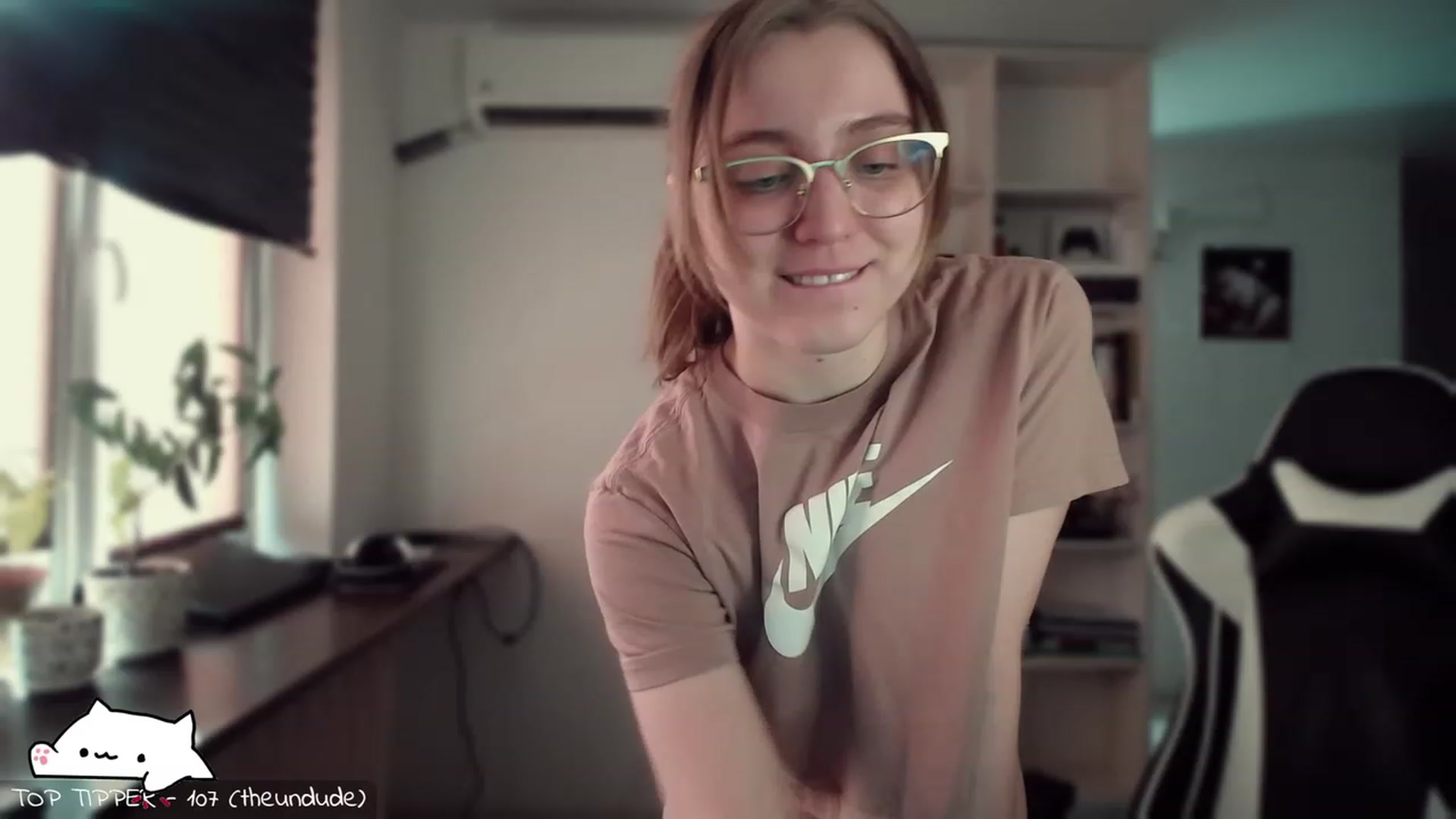 Meowlexx video thumbnail
