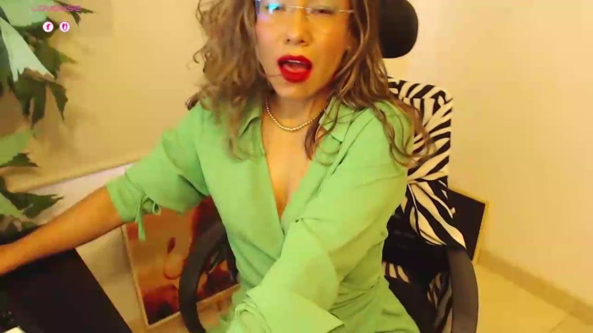 office_secret video thumbnail