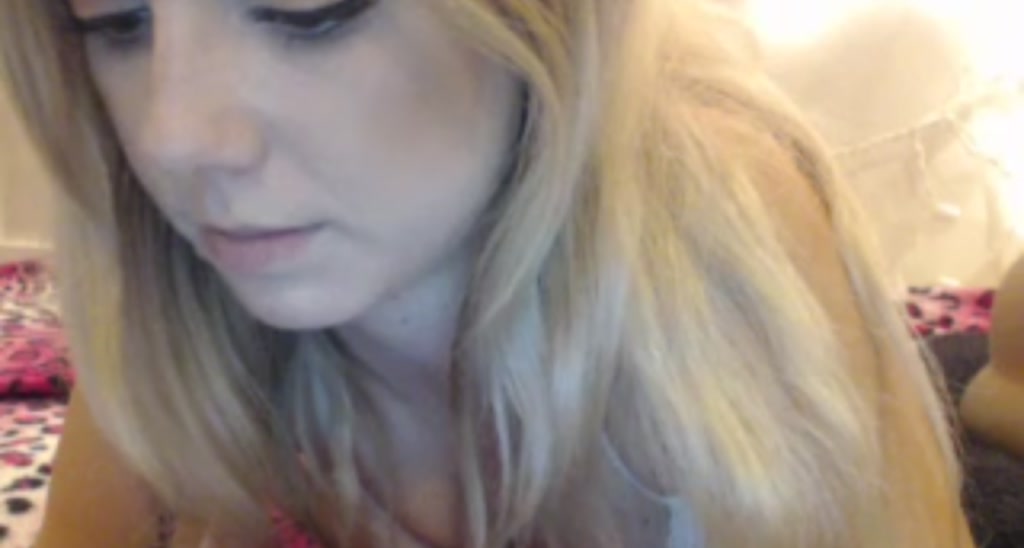 MiniMariah video thumbnail