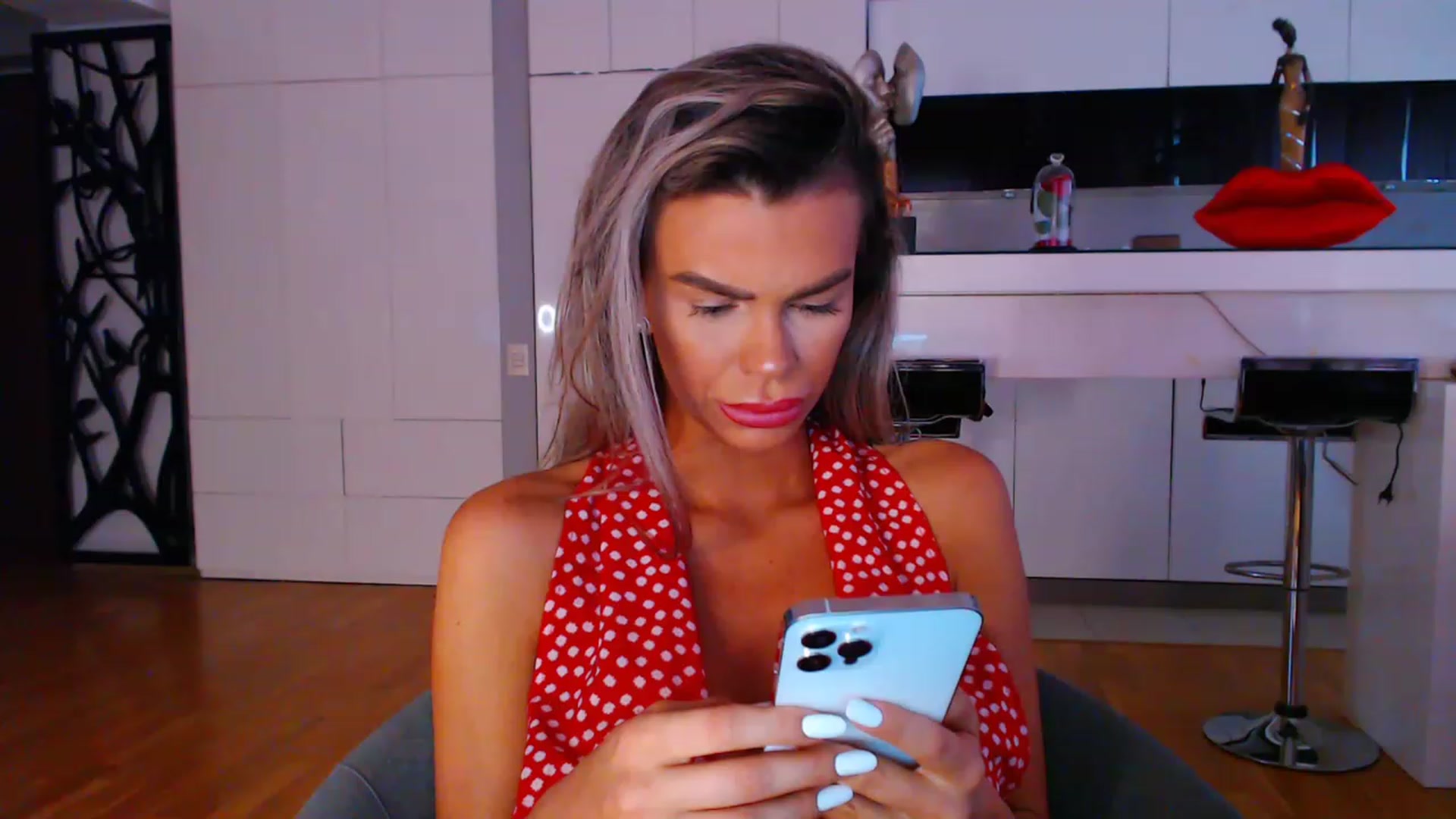 D_y_y video thumbnail