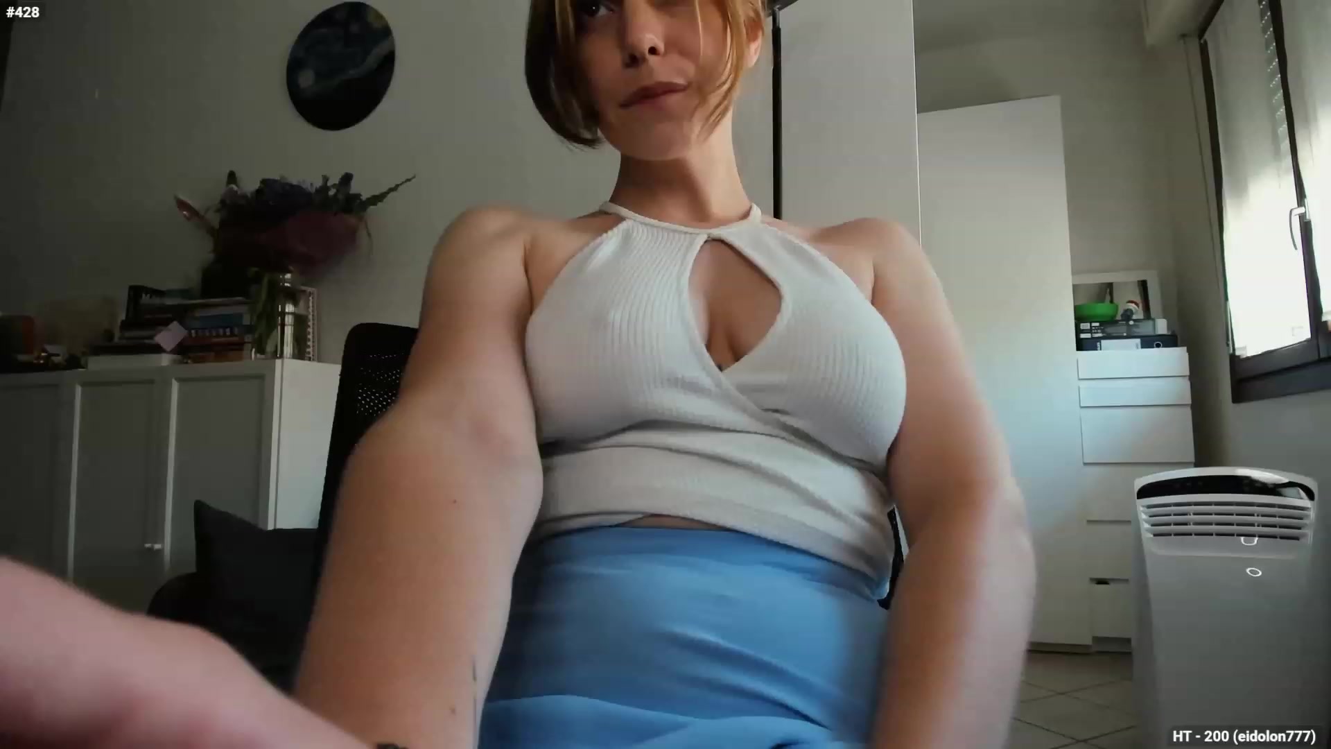 Personage video thumbnail