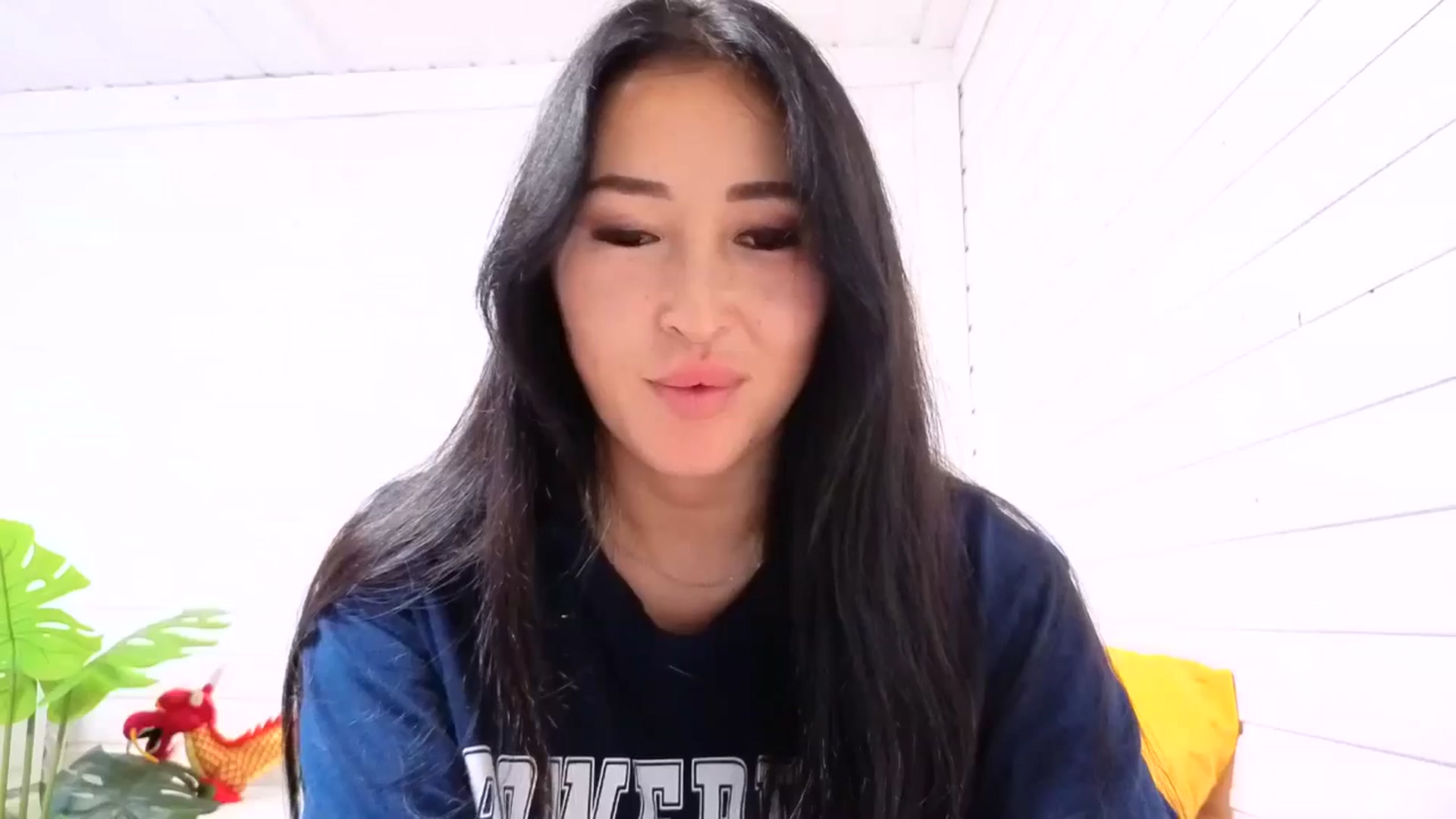 KissableAsian video thumbnail