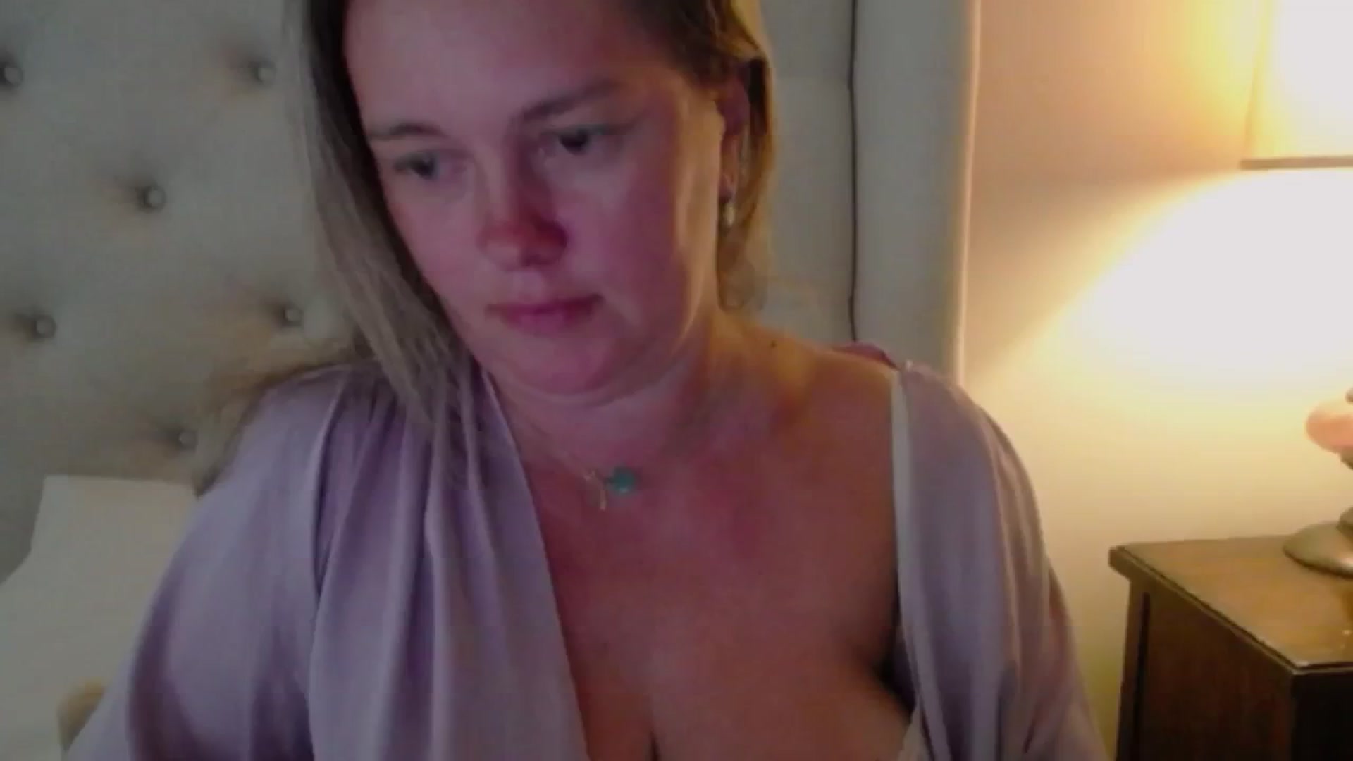J0llye video thumbnail