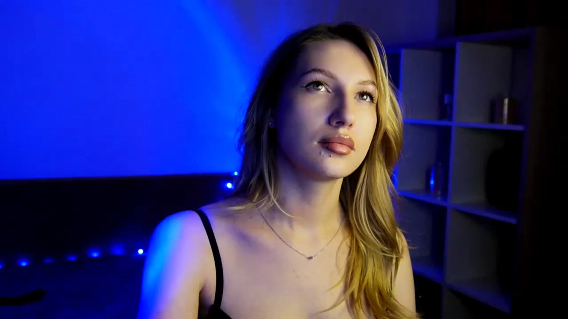 LovelyGin video thumbnail