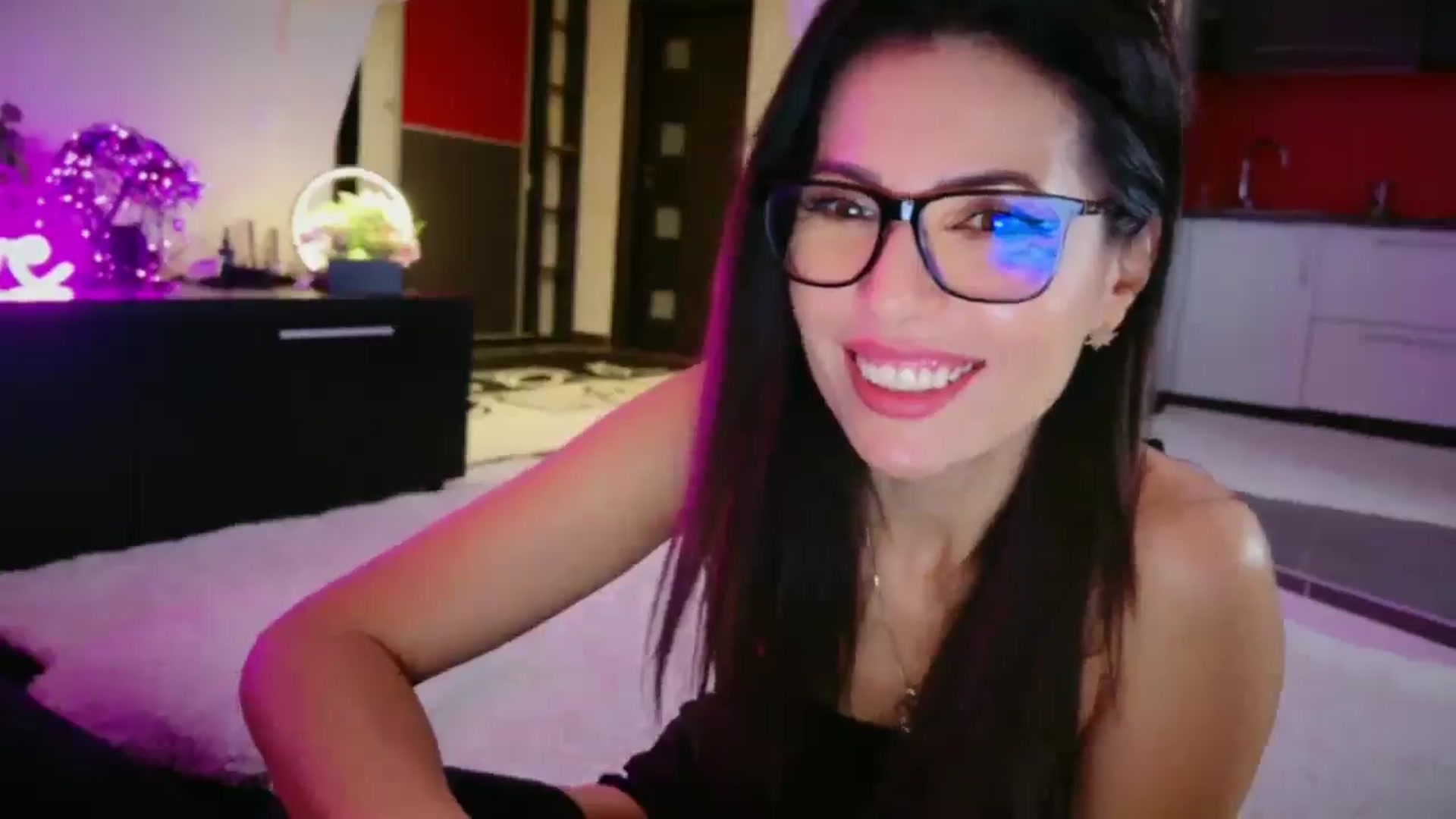 SmileyTinaa video thumbnail