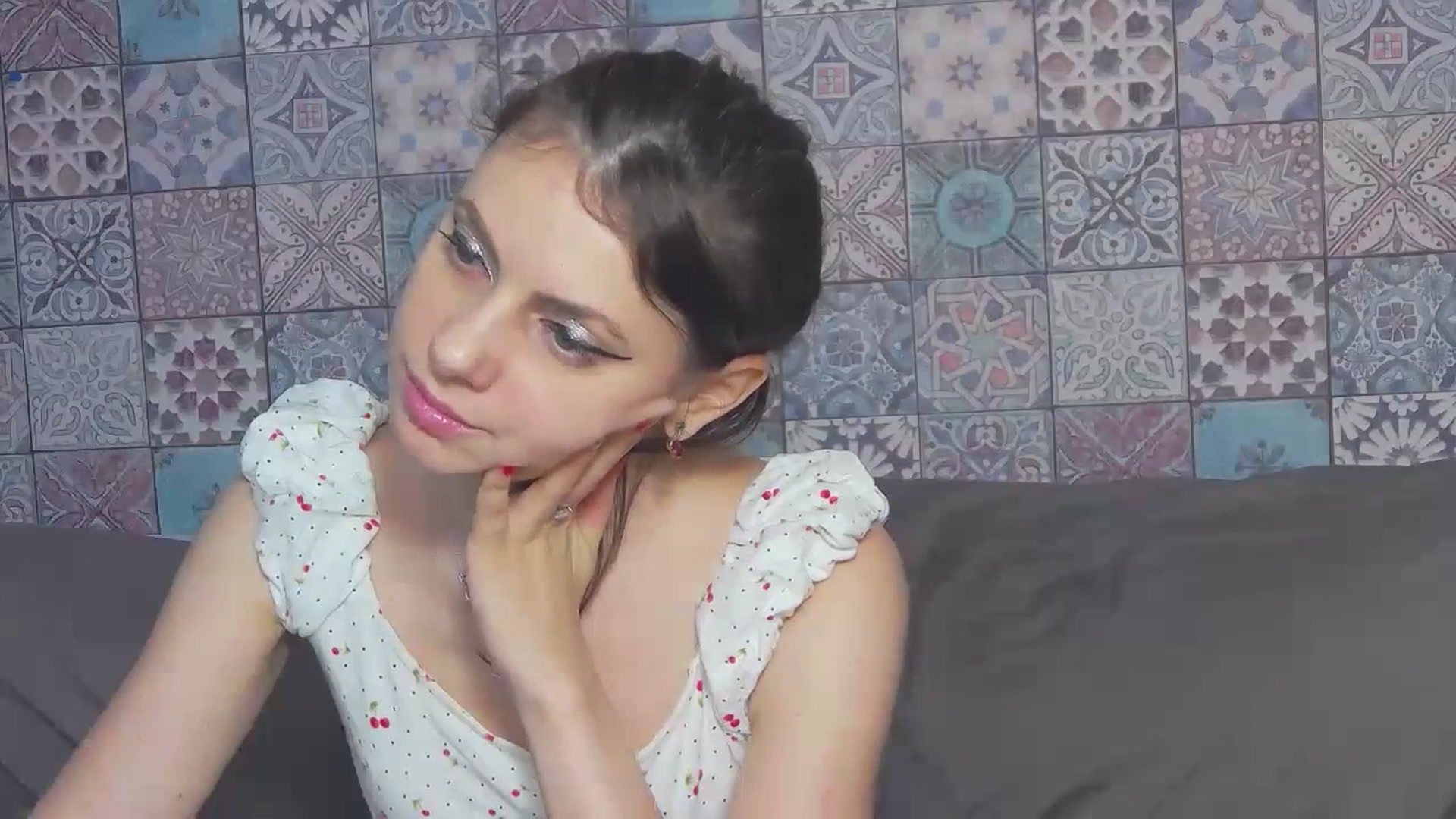 MissAracely video thumbnail