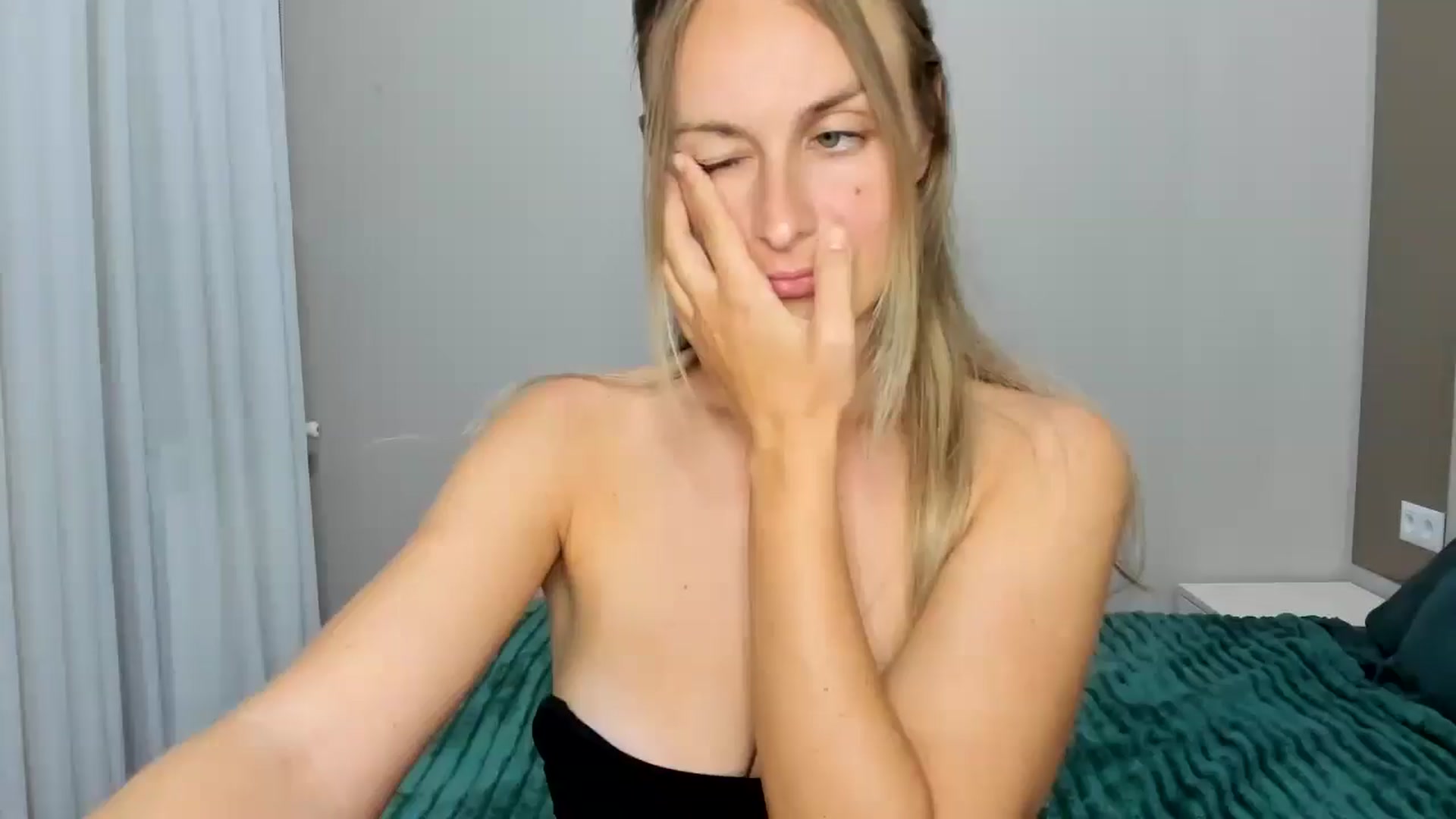 regular_girl video thumbnail