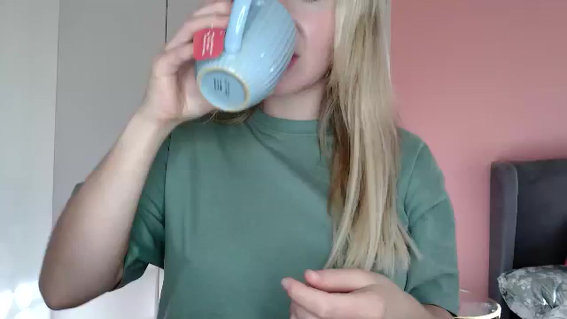 PetiteAvax video thumbnail