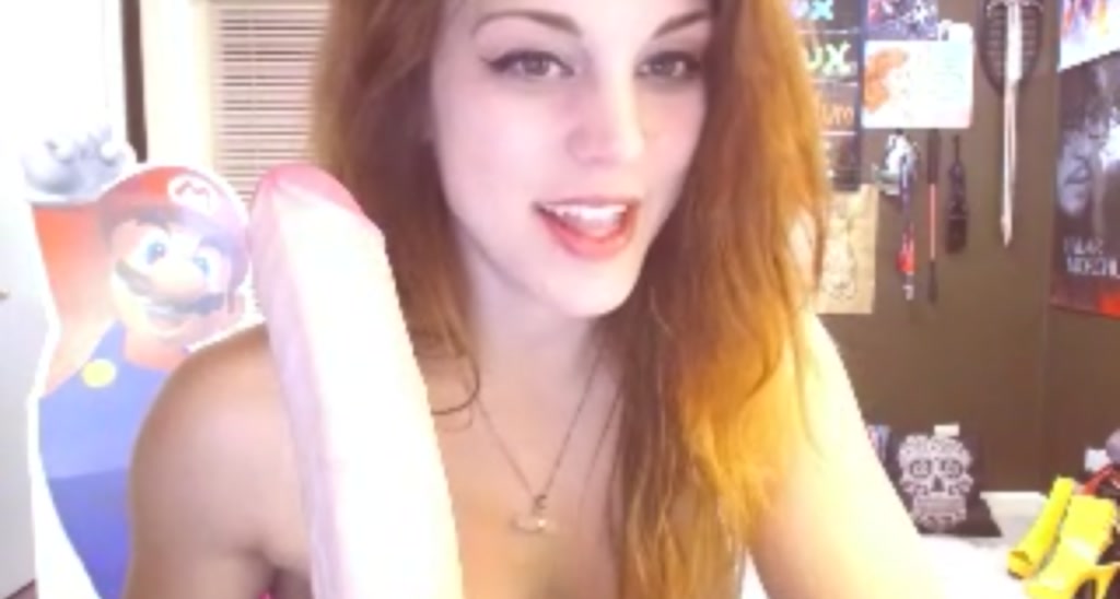 MissMolly video thumbnail