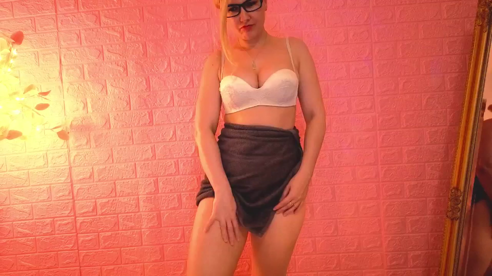 CutieeMary video thumbnail
