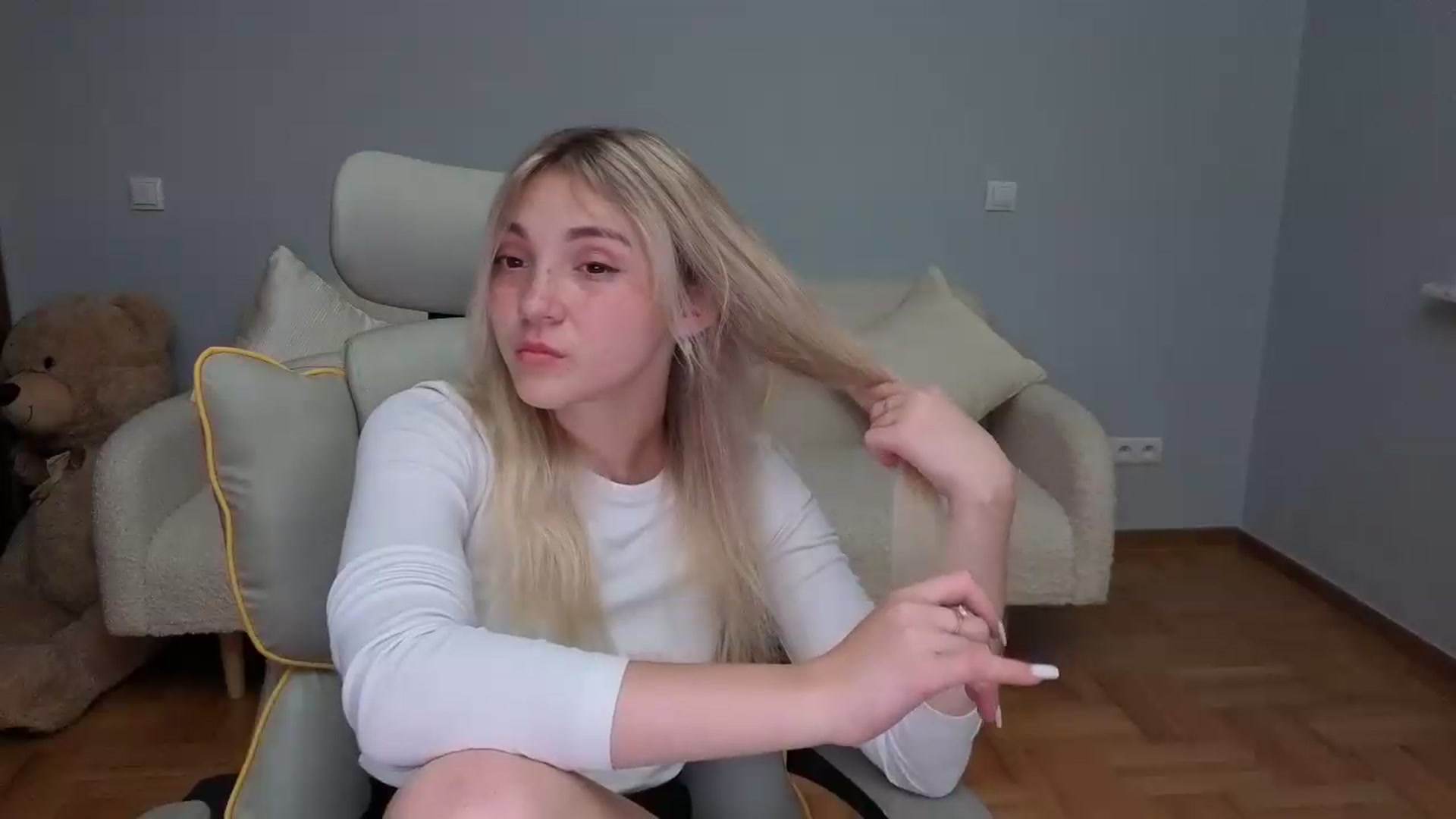 Daisyy video thumbnail