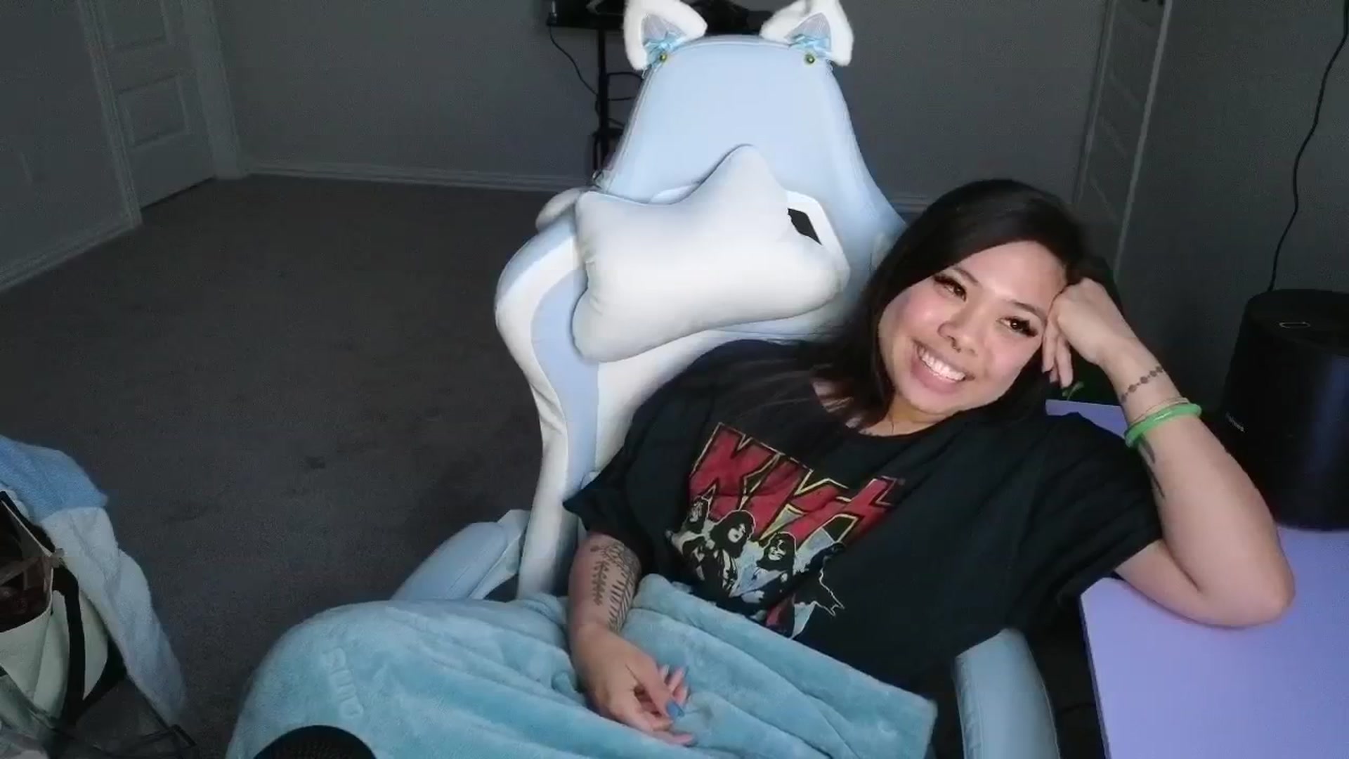 dolllface video thumbnail