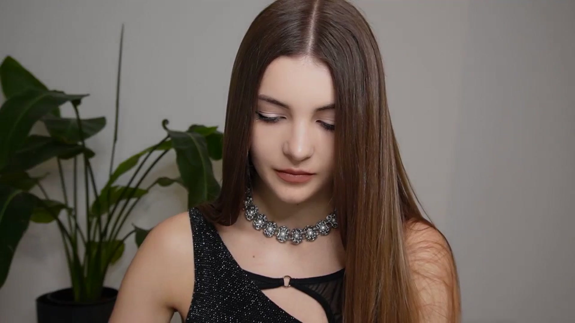HelelGretta video thumbnail