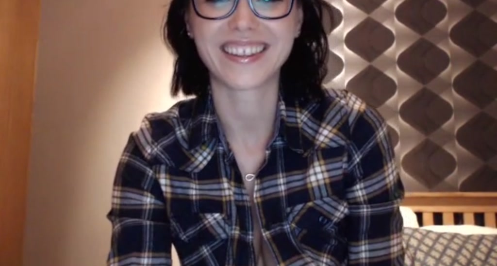 Ami_White video thumbnail
