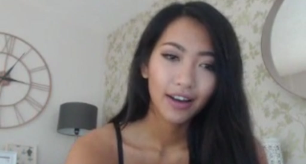 MissReinaT video thumbnail
