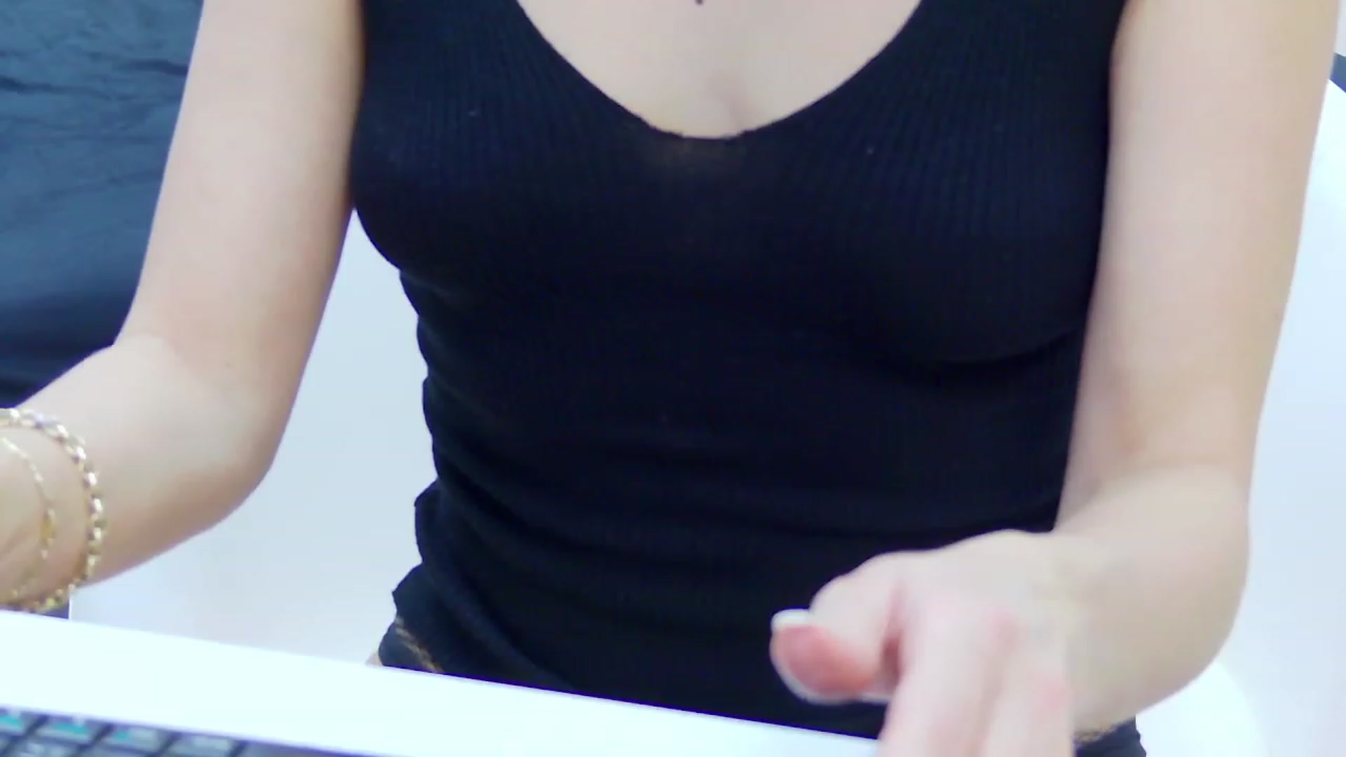 CuteSisi video thumbnail