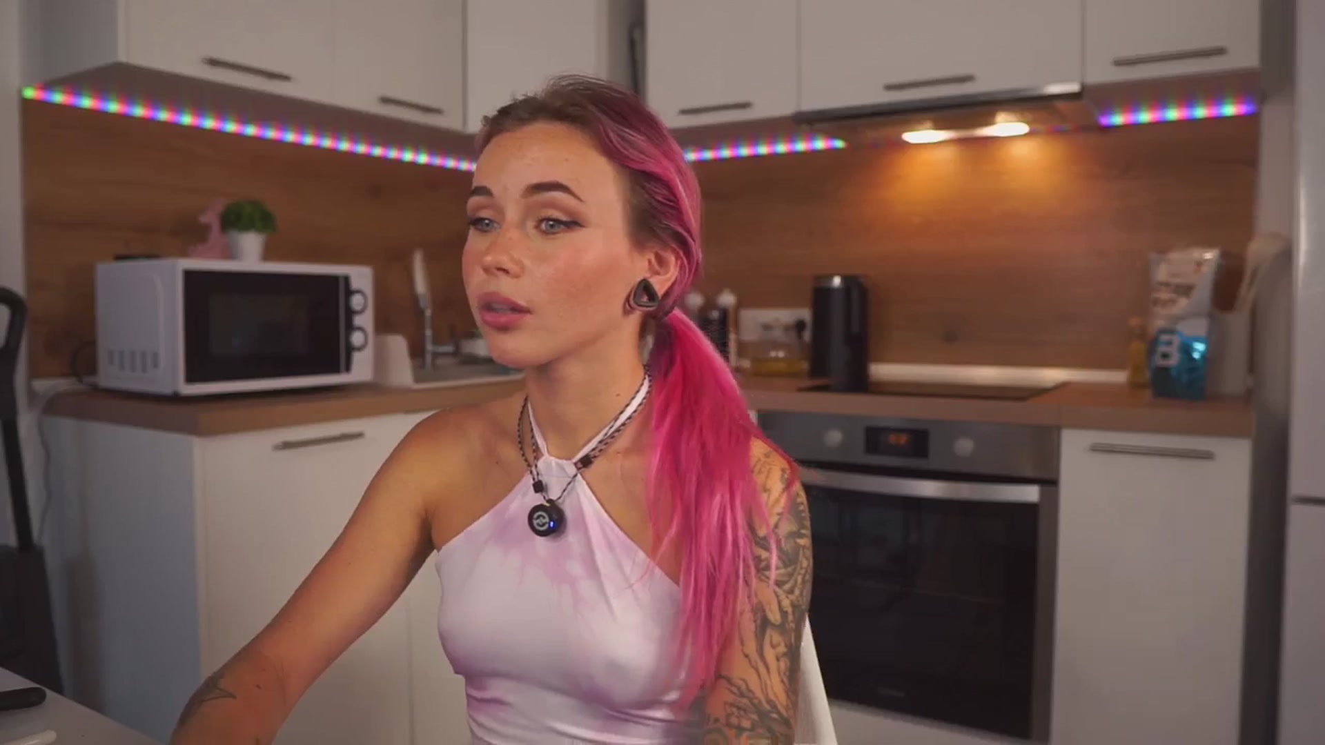 Sarah_Pink video thumbnail